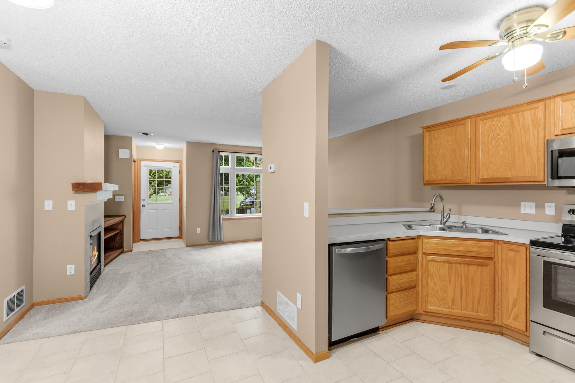479 Aqua Circle Property Photo 12