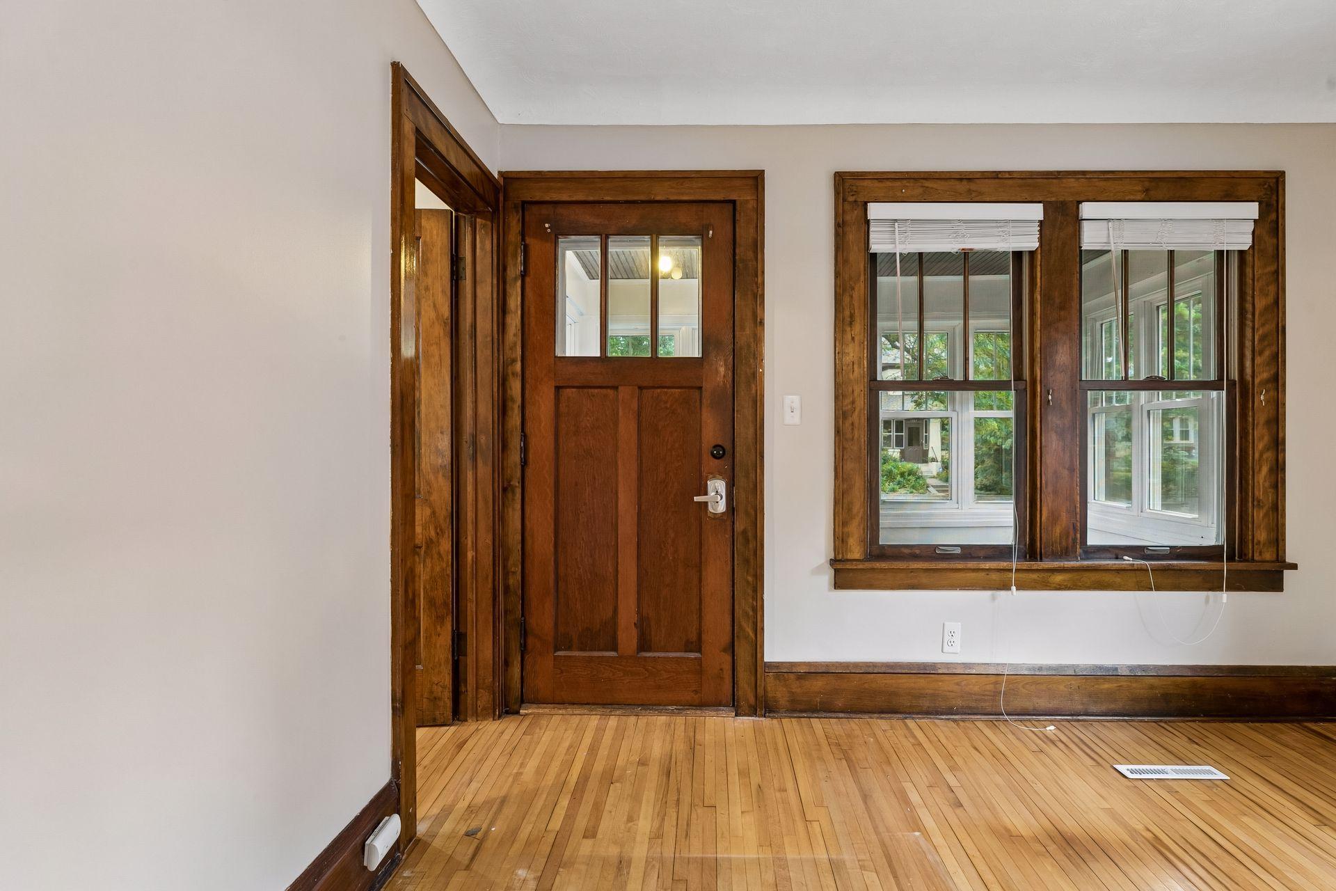 1310 Seminary Avenue Property Photo 6