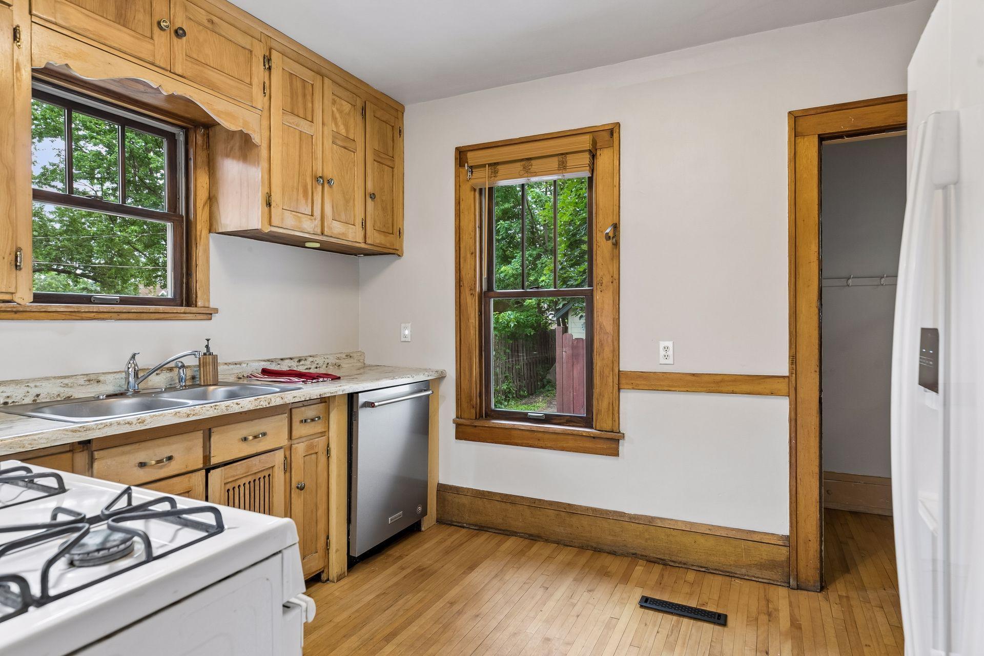 1310 Seminary Avenue Property Photo 17