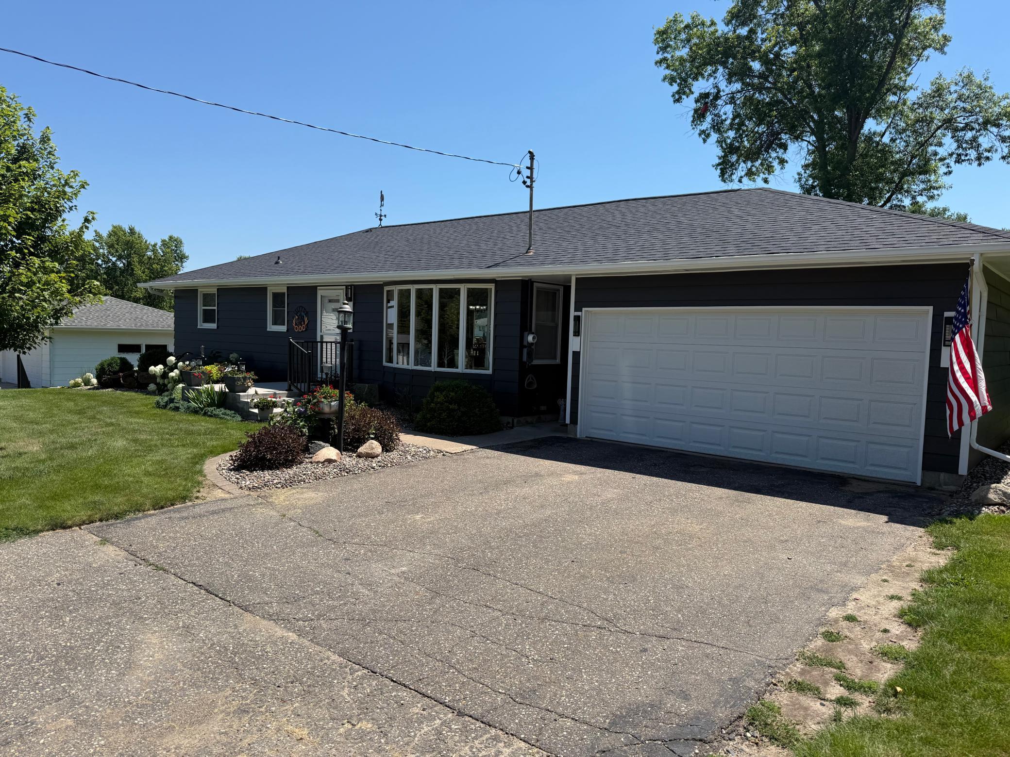 703 3rd Avenue Property Photo 1