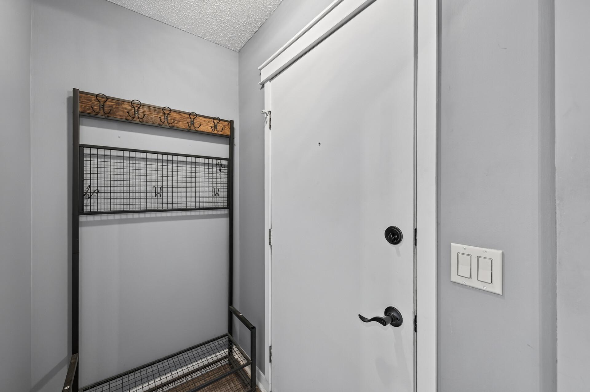 4464 Mccoll Drive Property Photo 12