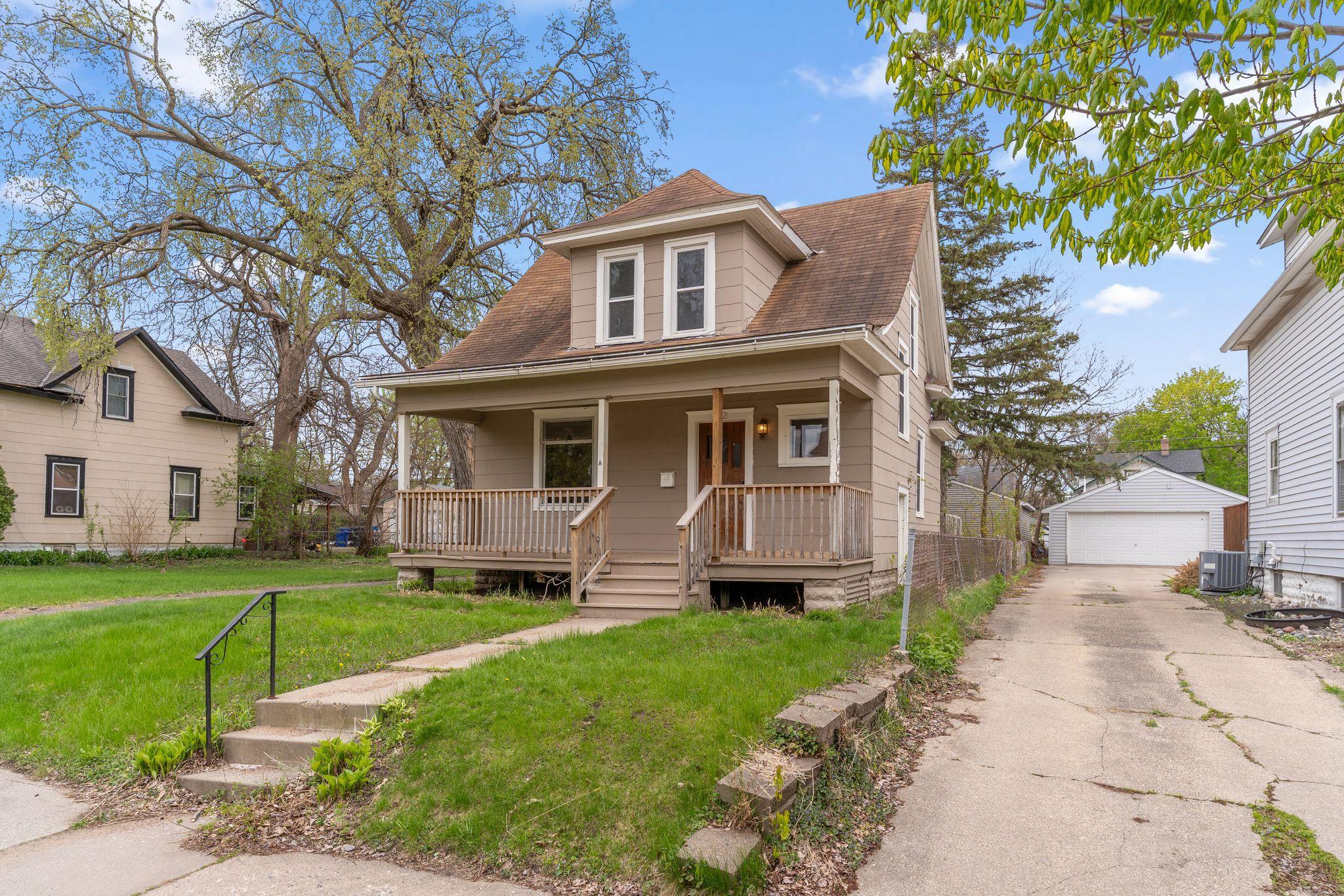 1302 Hewitt Avenue Property Photo 1