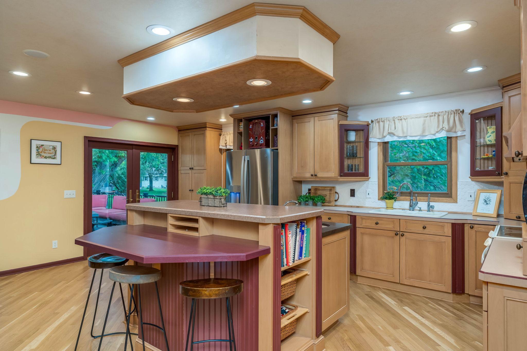 30 Lincoln Lane Property Photo 4