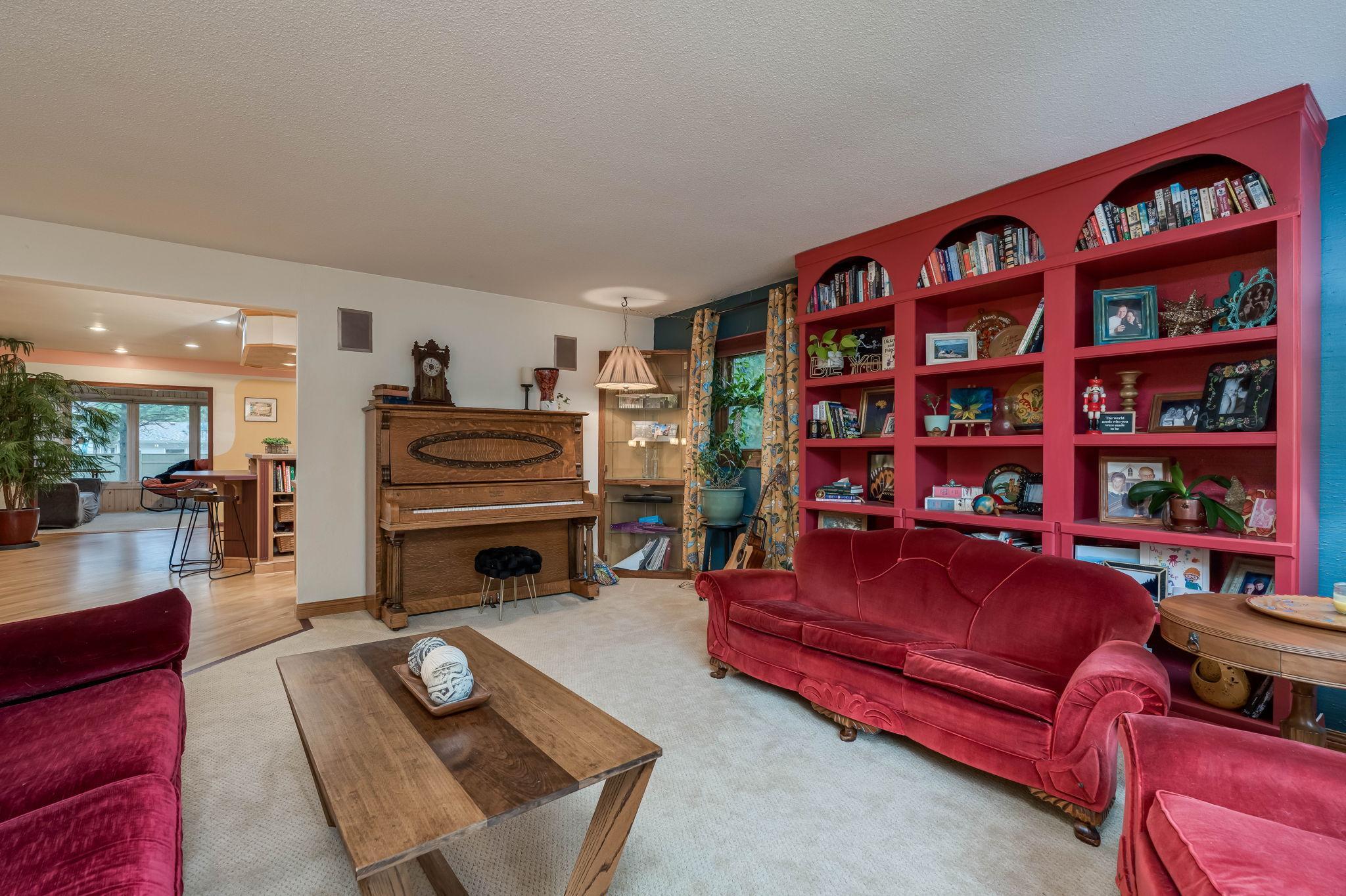 30 Lincoln Lane Property Photo 6