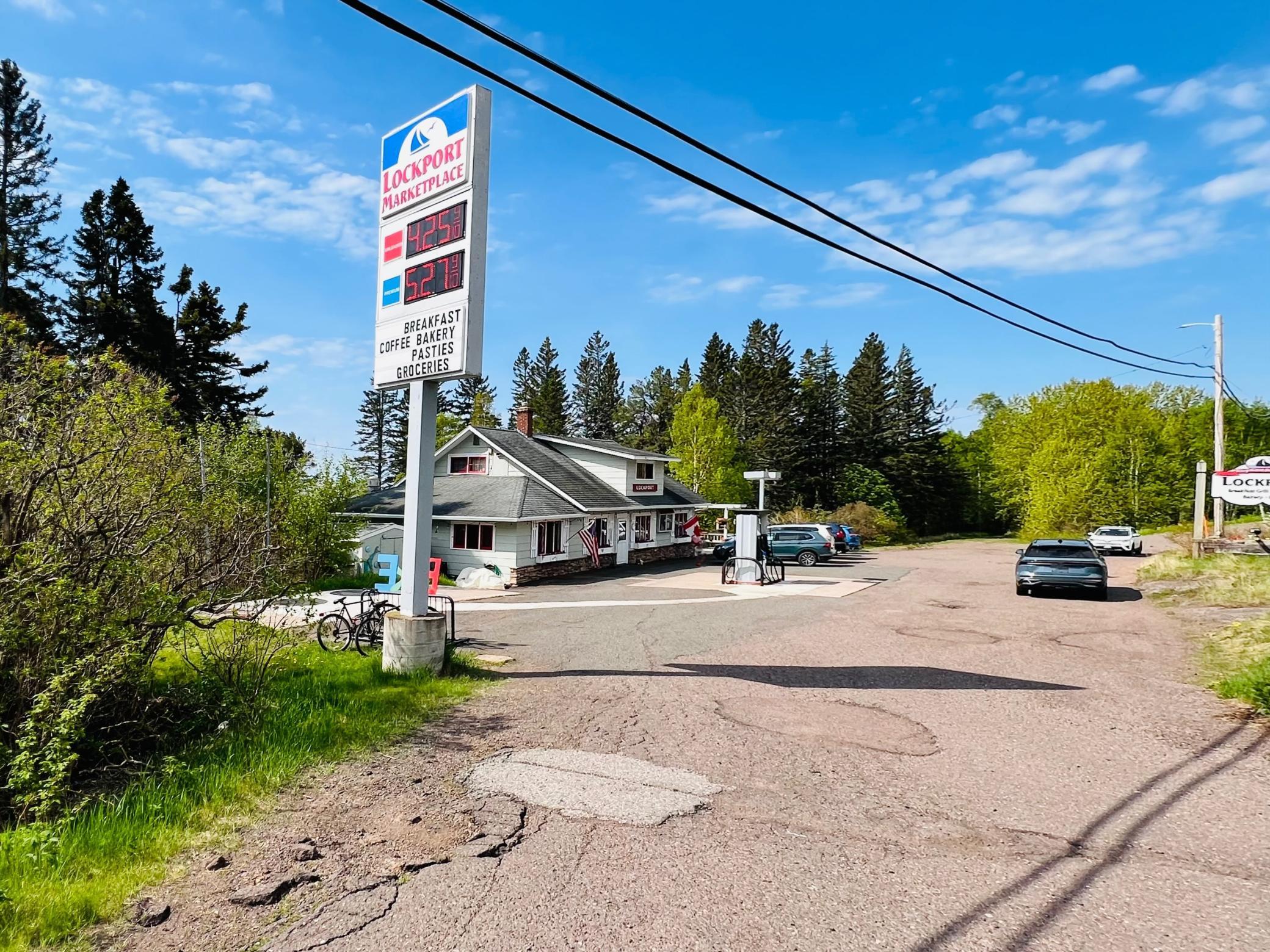 5362 W Highway 61 Lockport Marketplace & Grill Property Photo 2