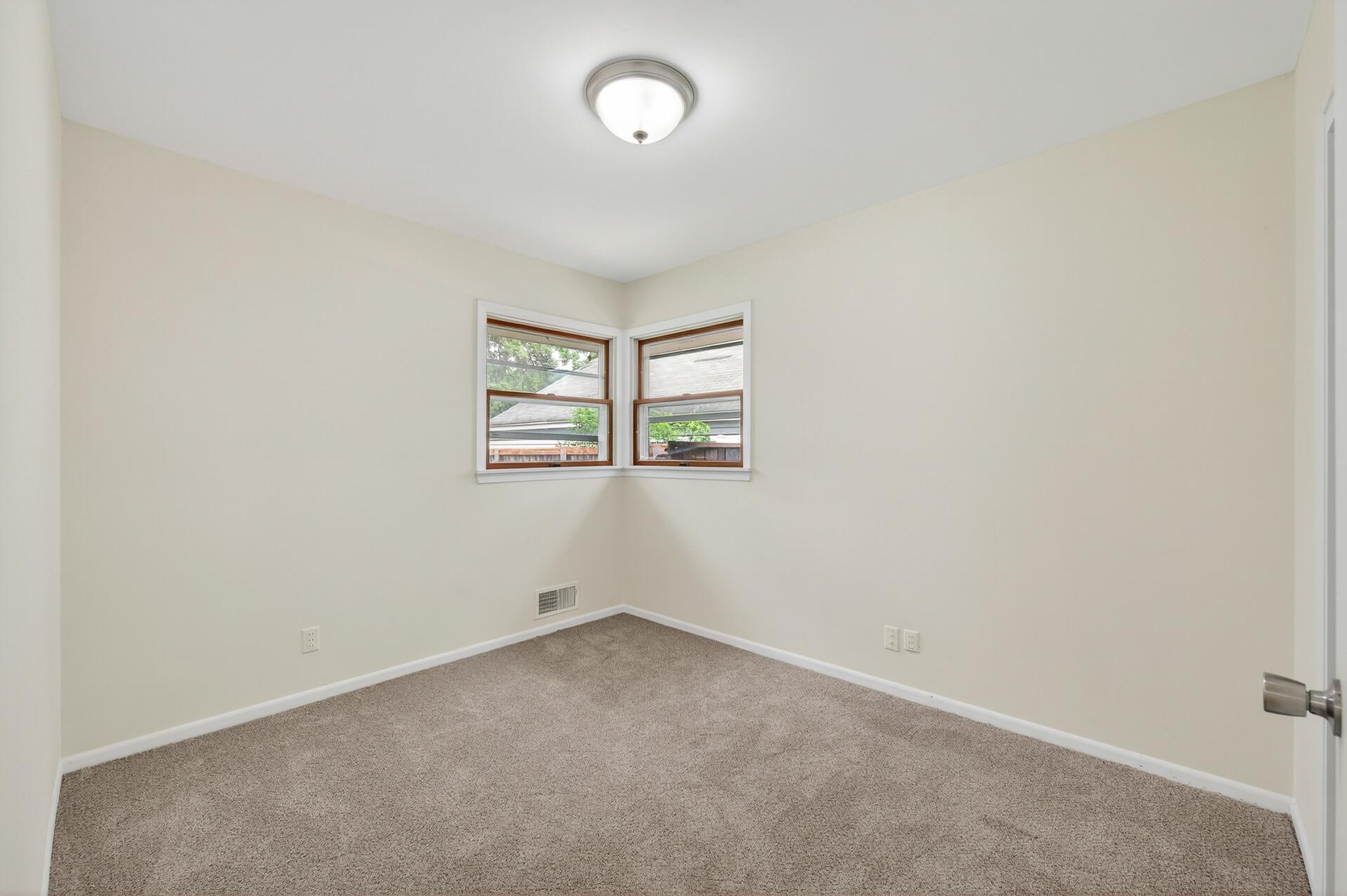 525 79th Avenue Ne Property Photo 10