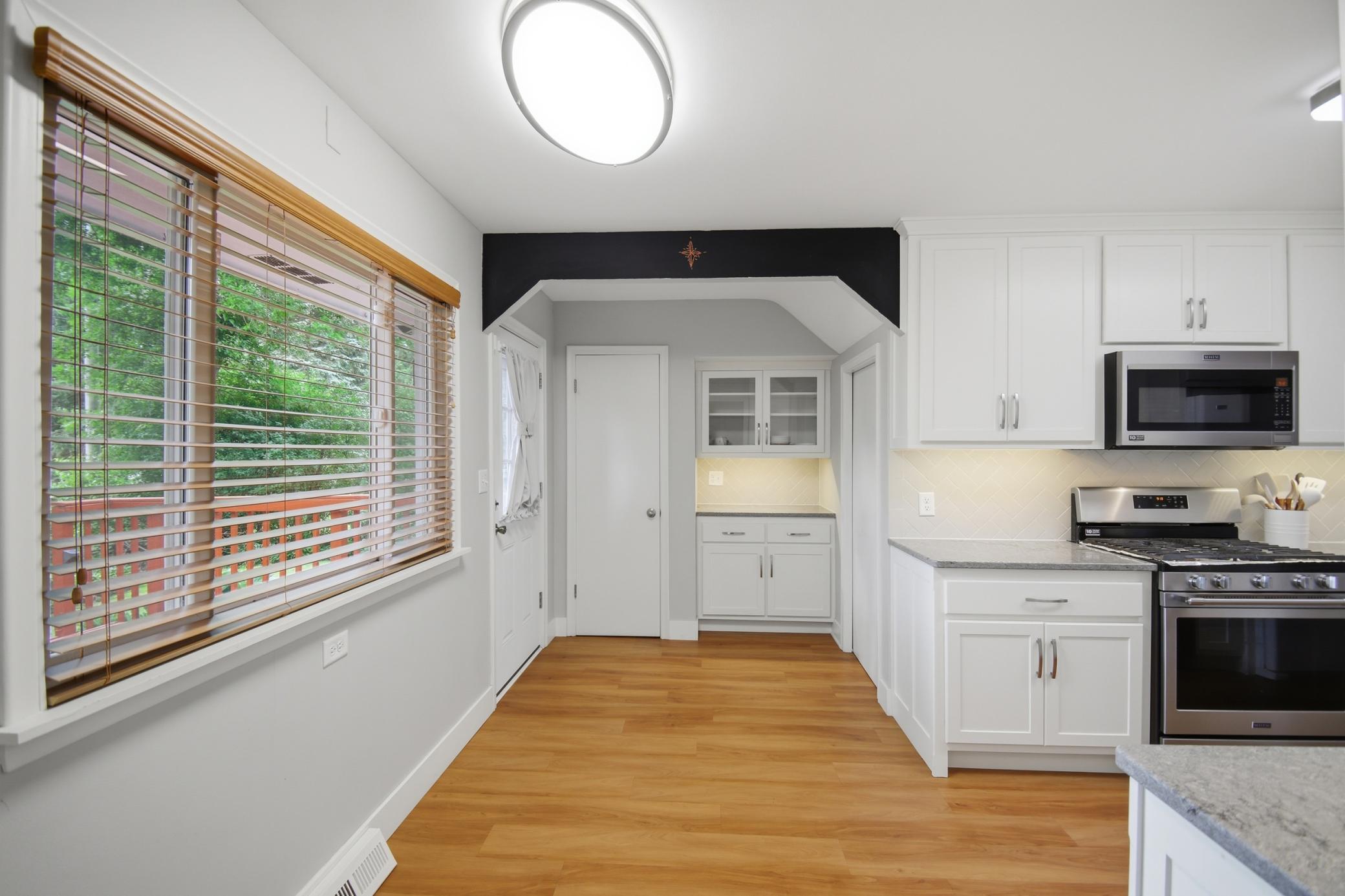 2022 Grand Avenue Property Photo 8