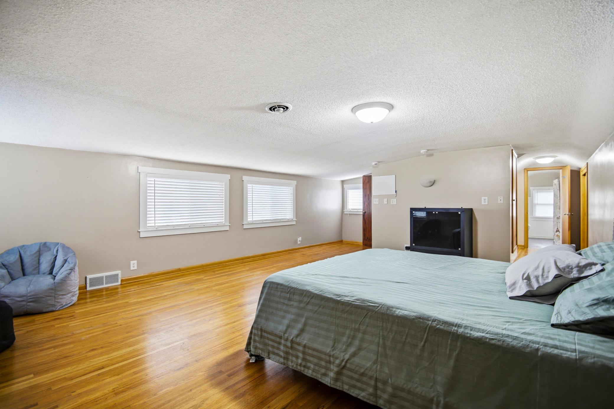 2022 Grand Avenue Property Photo 25