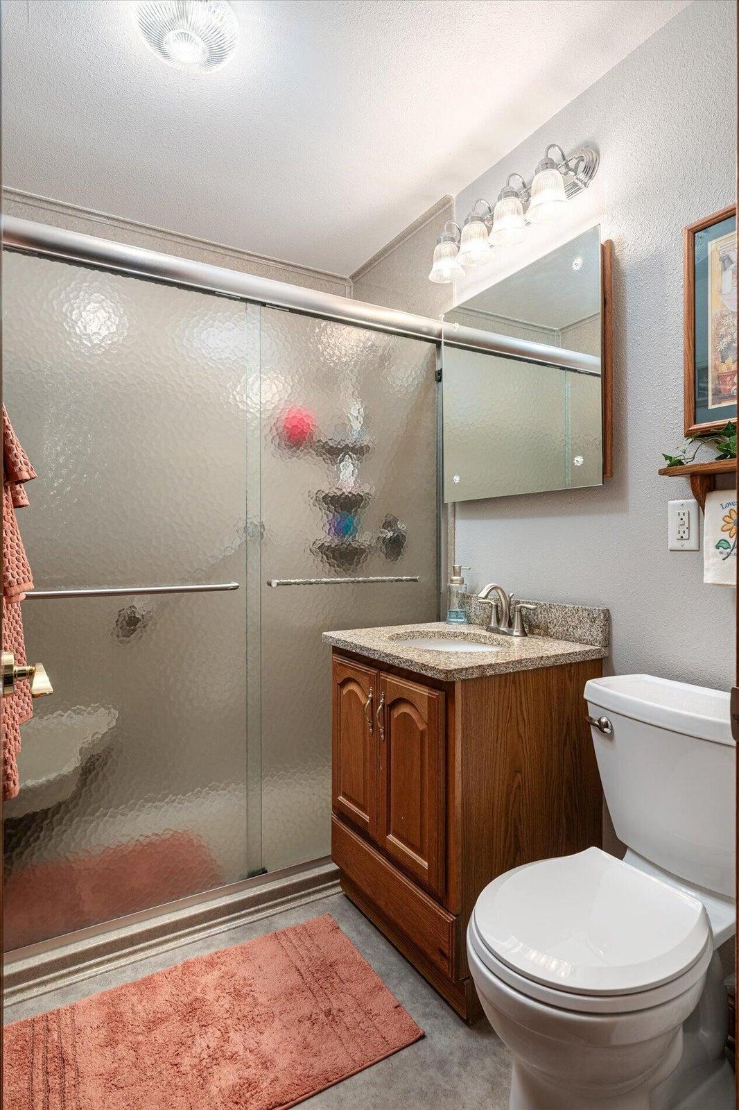 1003 S Elm Street Property Photo 7