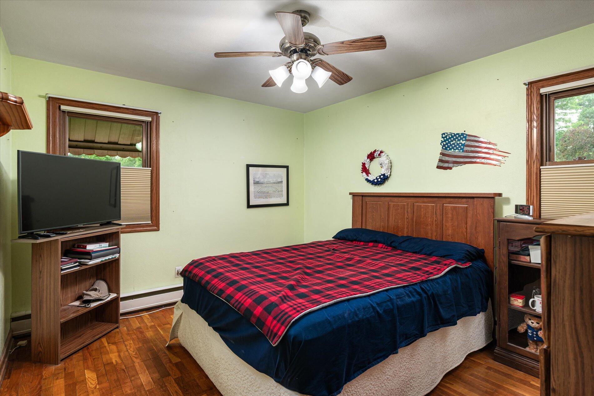 1003 S Elm Street Property Photo 8