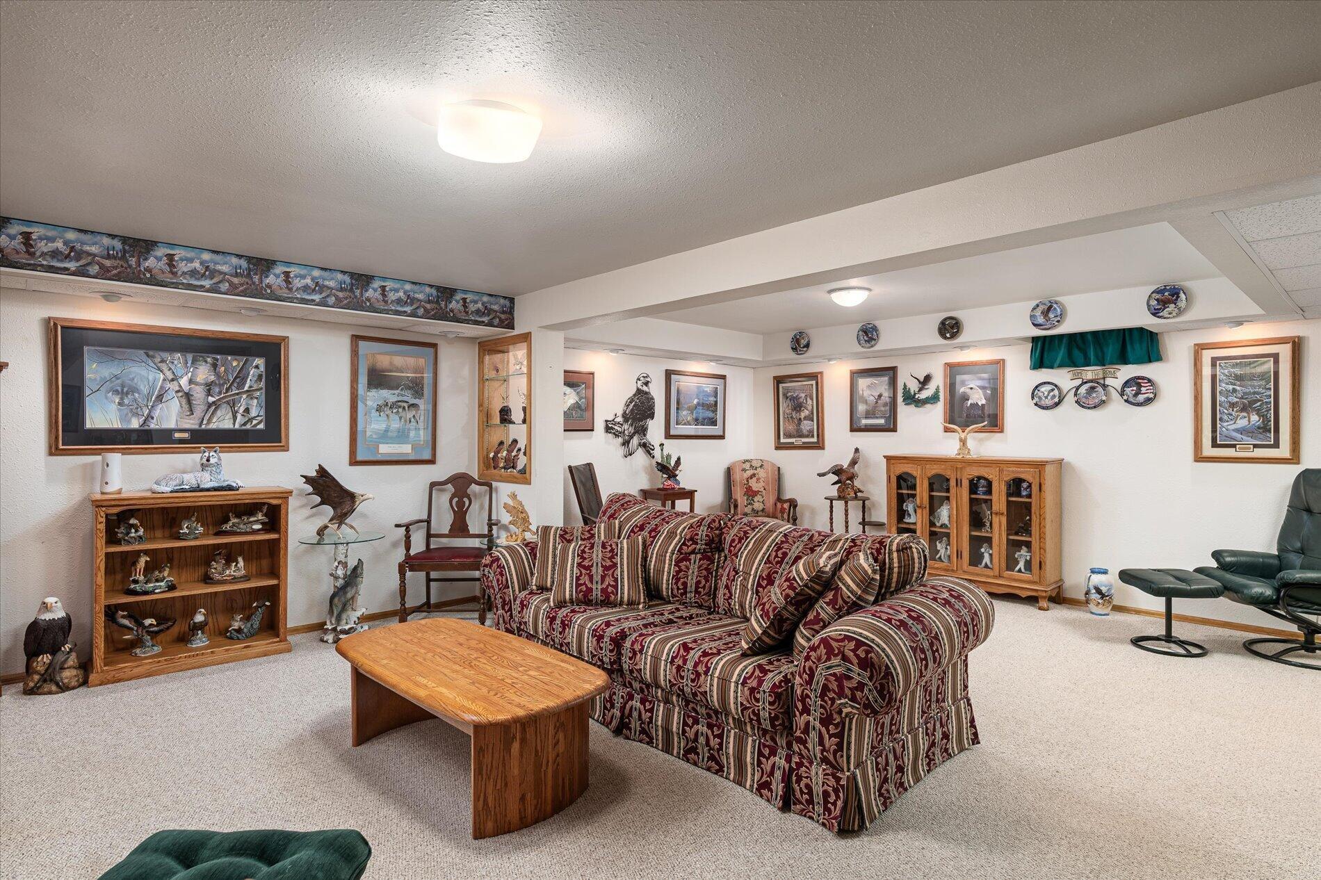 1003 S Elm Street Property Photo 14