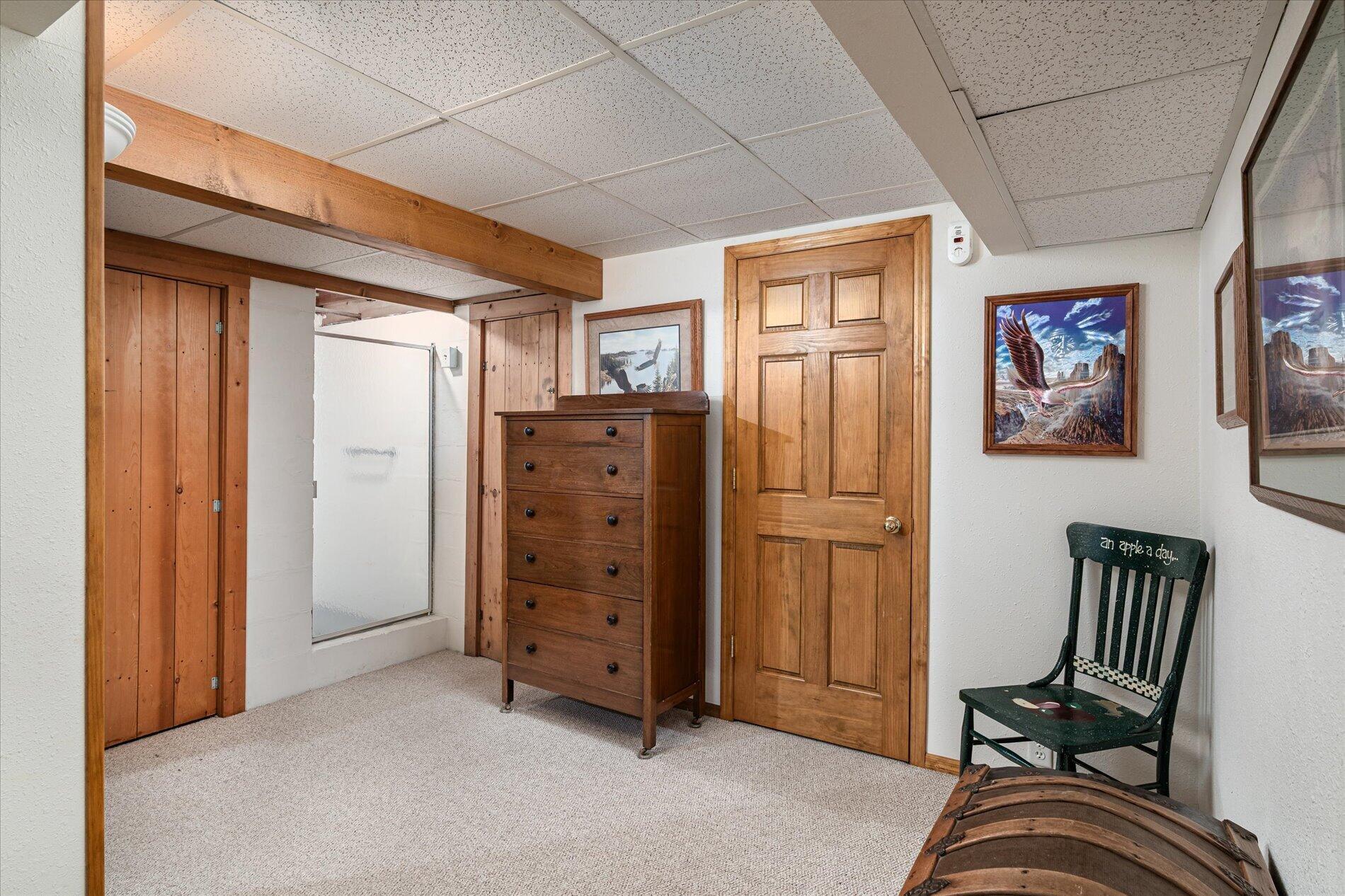 1003 S Elm Street Property Photo 15