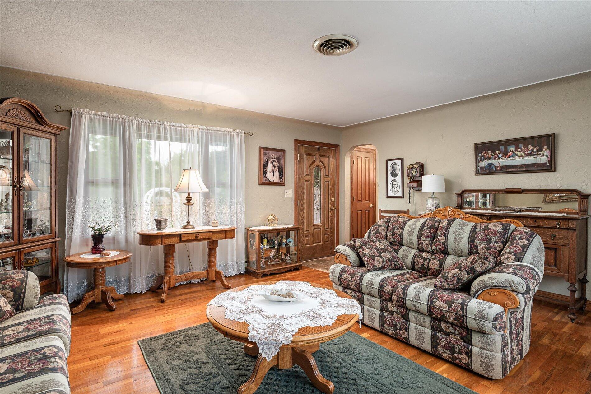 1003 S Elm Street Property Photo 19