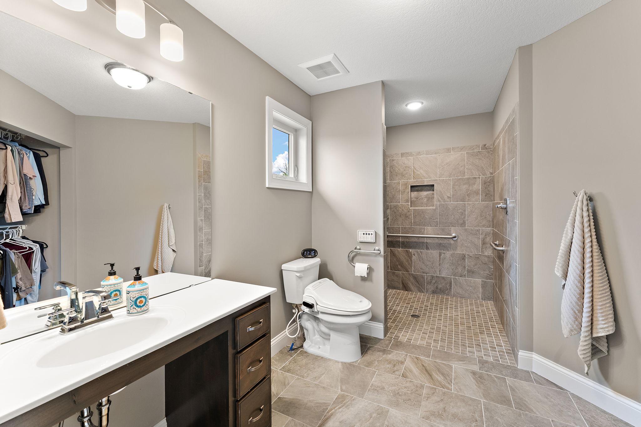 10809 Brookside Trail N Property Photo 36