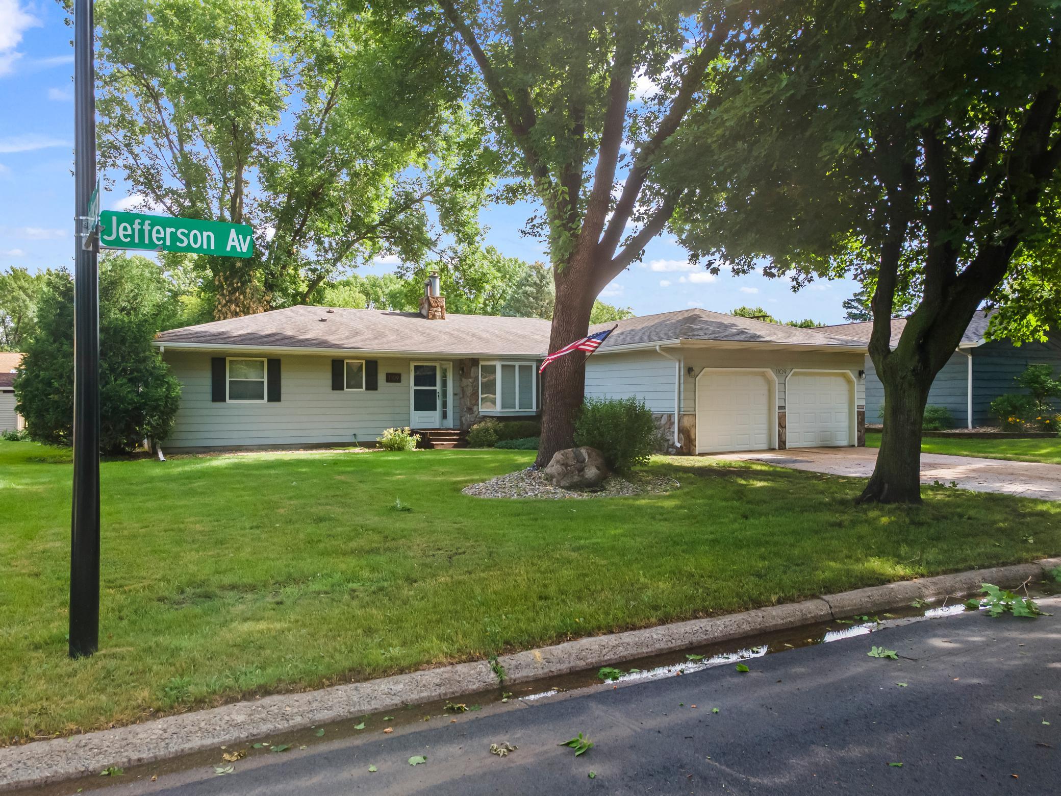 1109 Jefferson Avenue Property Photo 1