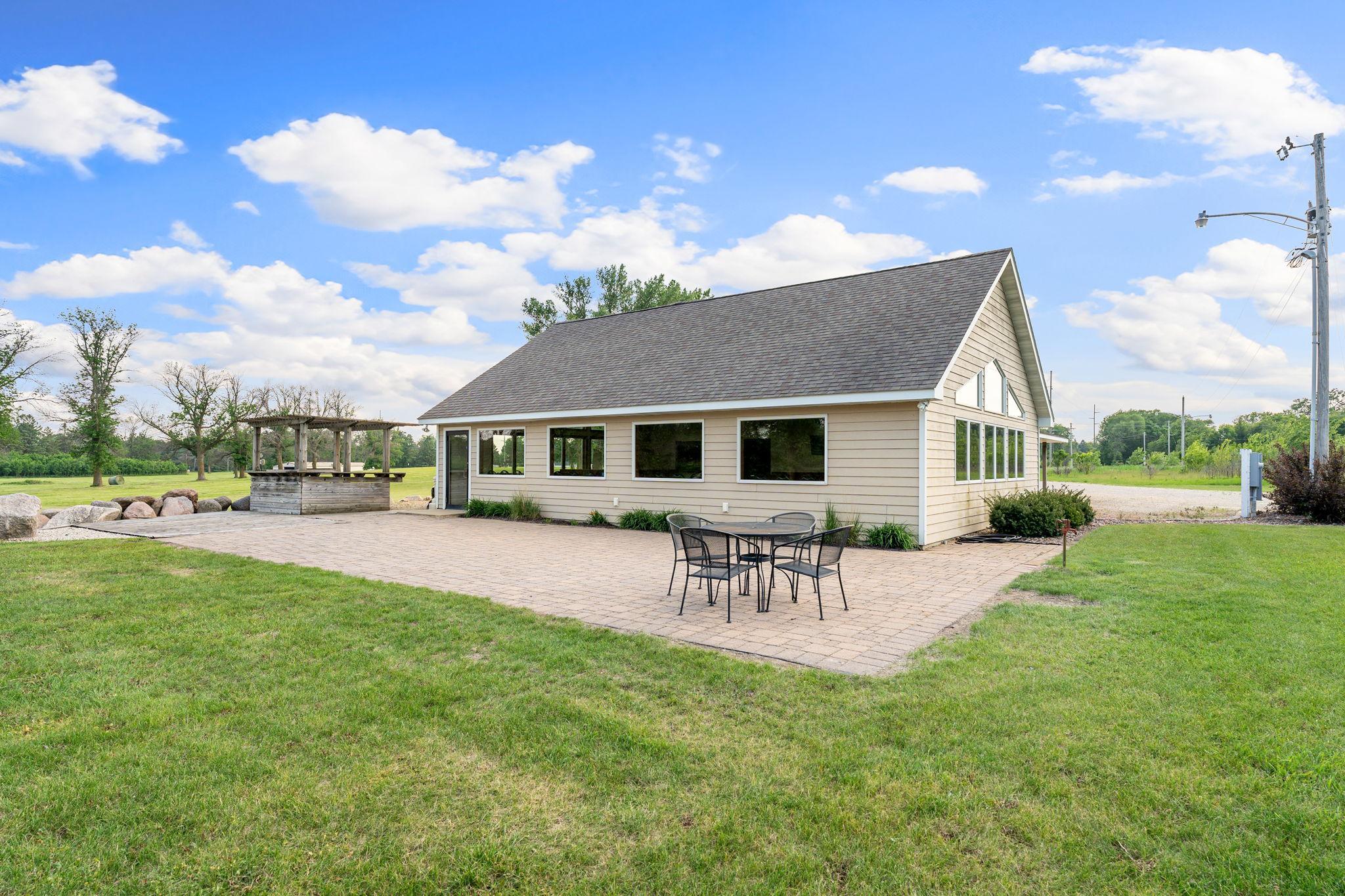 3700 11th Place Ne Property Photo 6