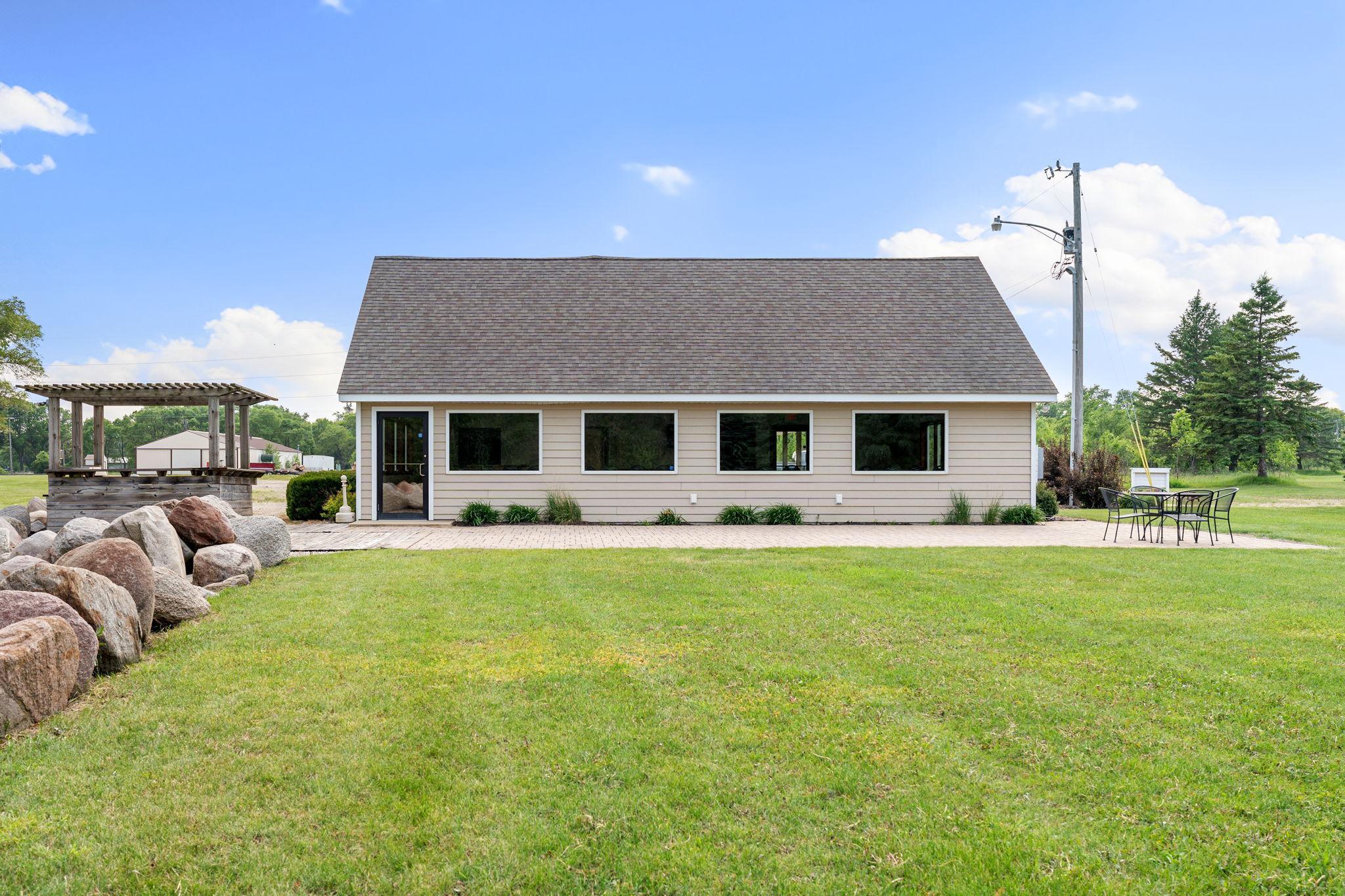 3700 11th Place Ne Property Photo 8