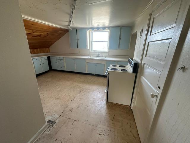 7010 Highway 169 Property Photo 9