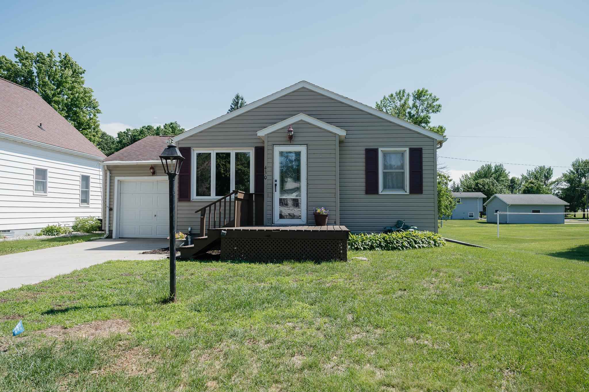 430 Birch Street E Property Photo 4