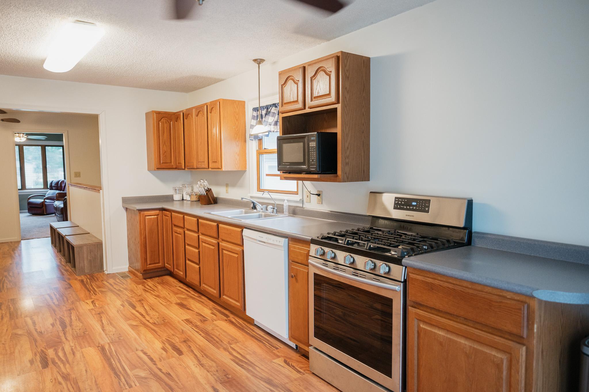 430 Birch Street E Property Photo 13