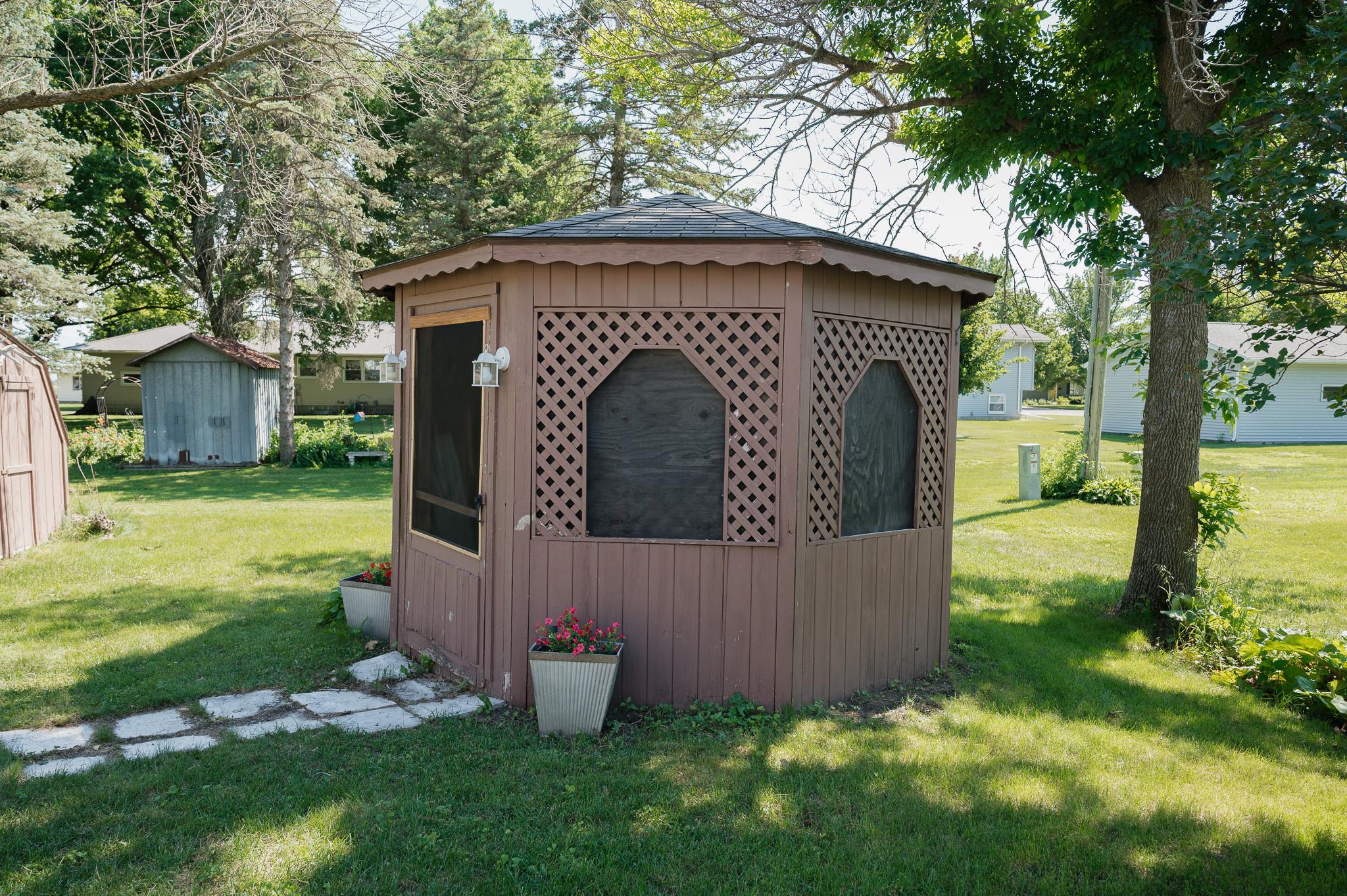 430 Birch Street E Property Photo 46