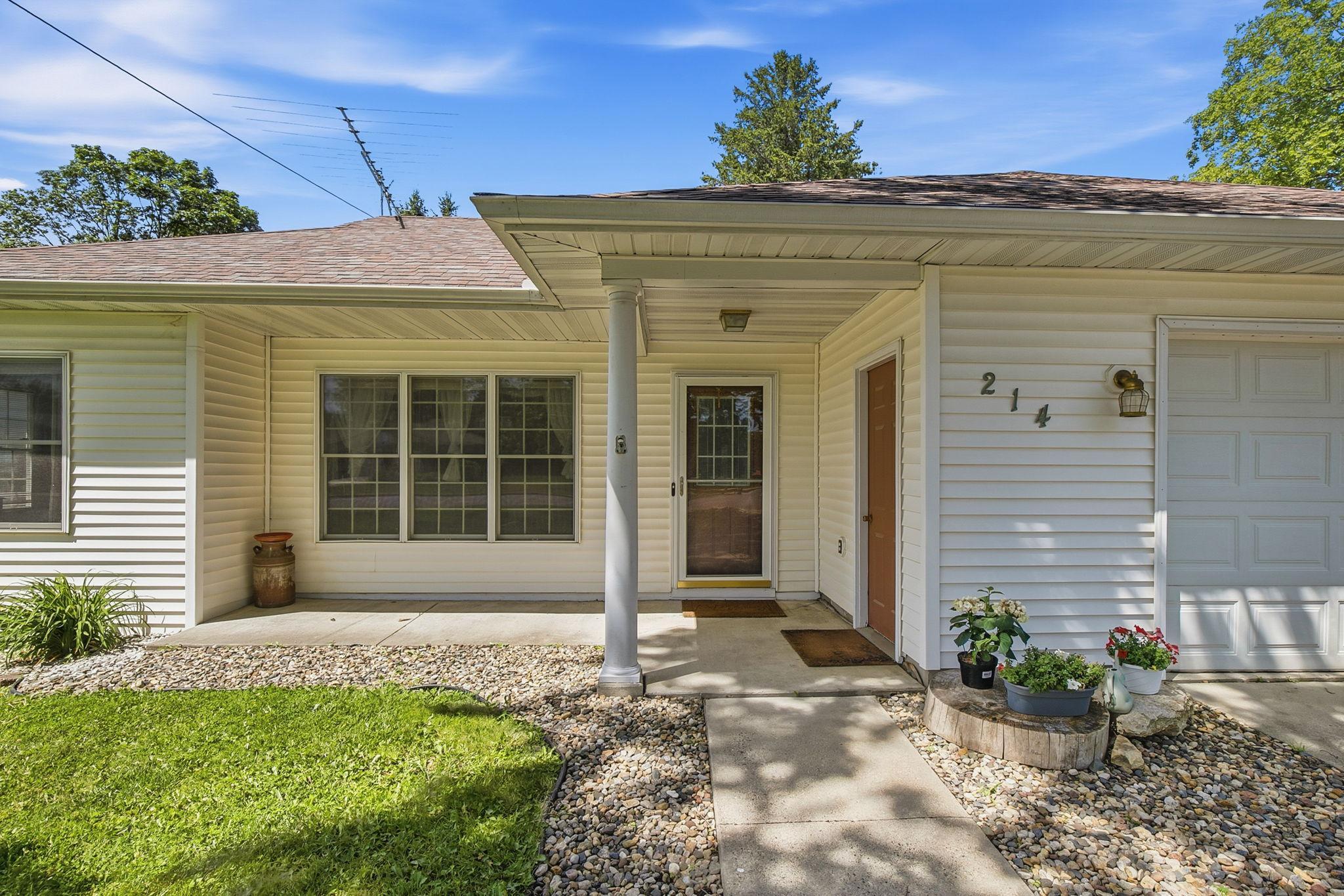 214 Trondheim Road Property Photo 4