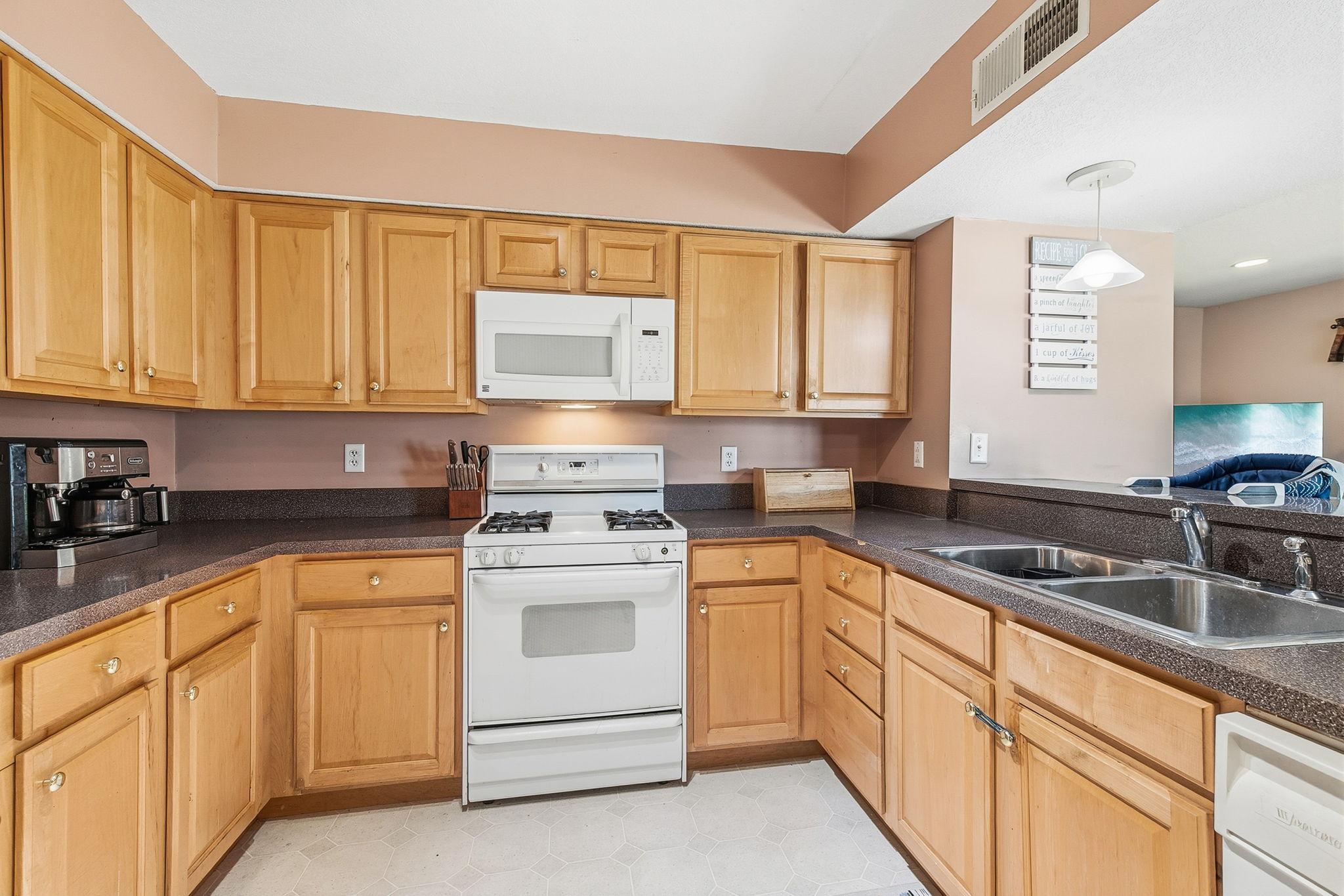 214 Trondheim Road Property Photo 6