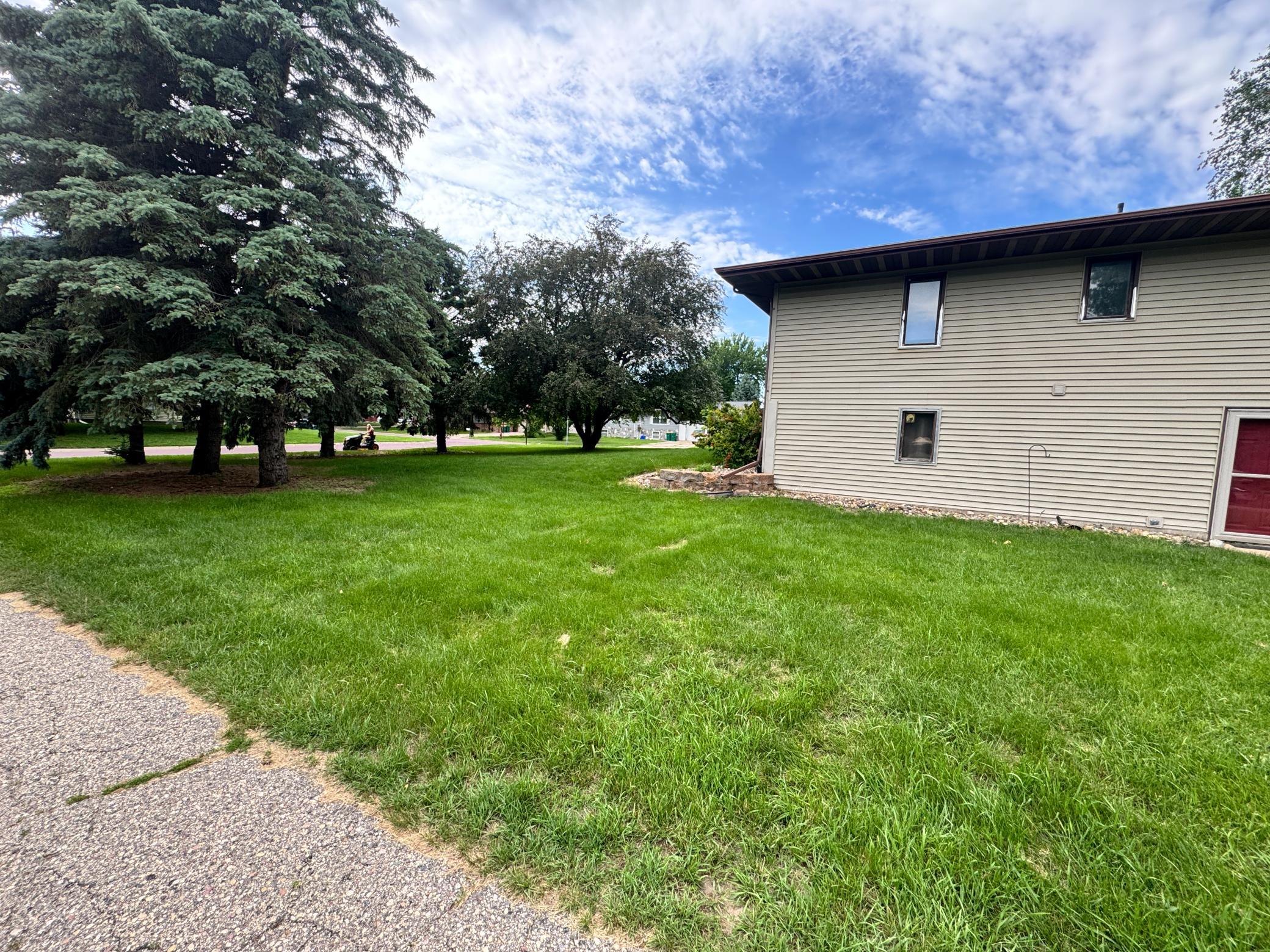 1525 Sayles Drive Property Photo 4