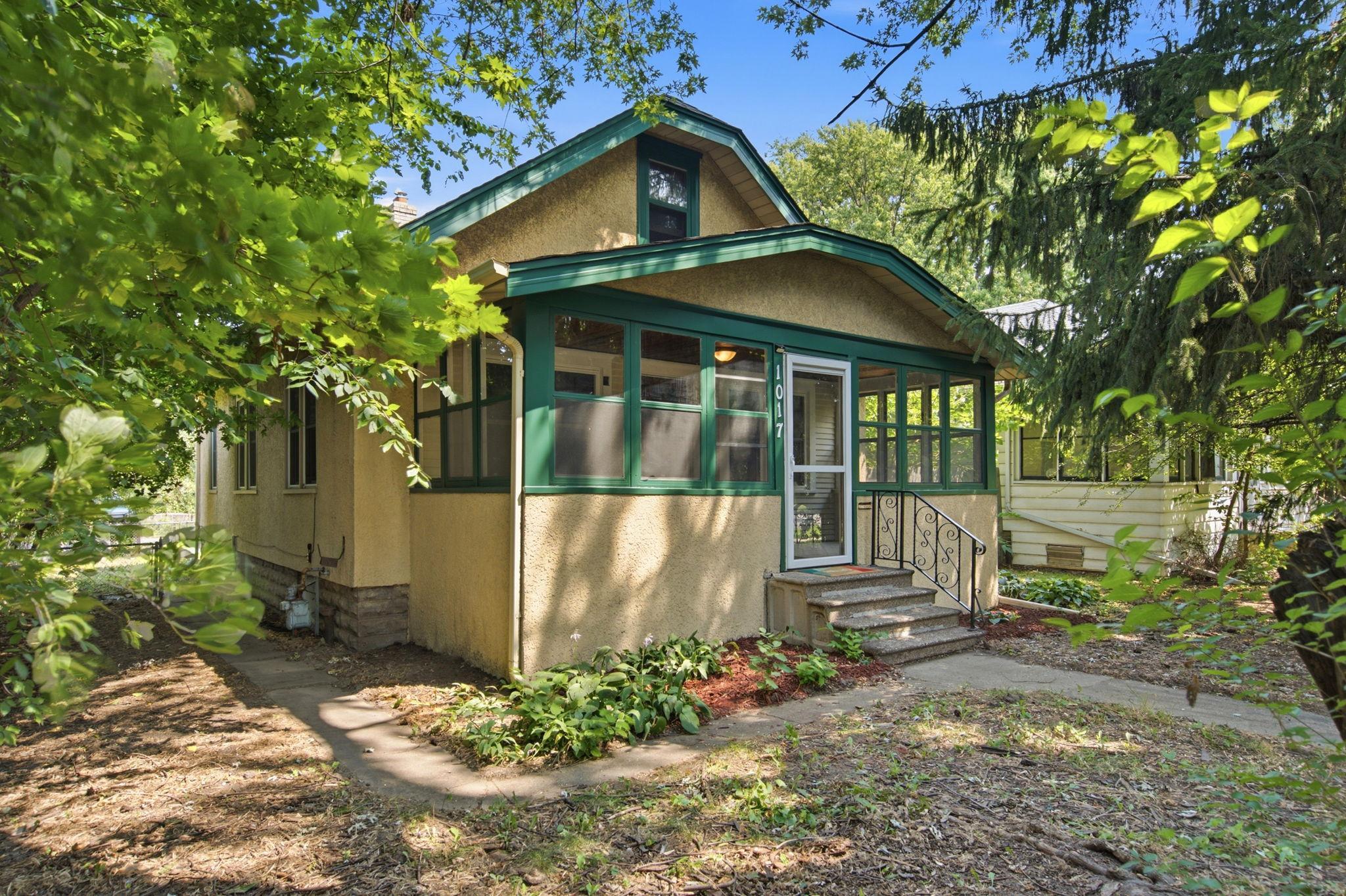 1017 Maryland Avenue E Property Photo 3