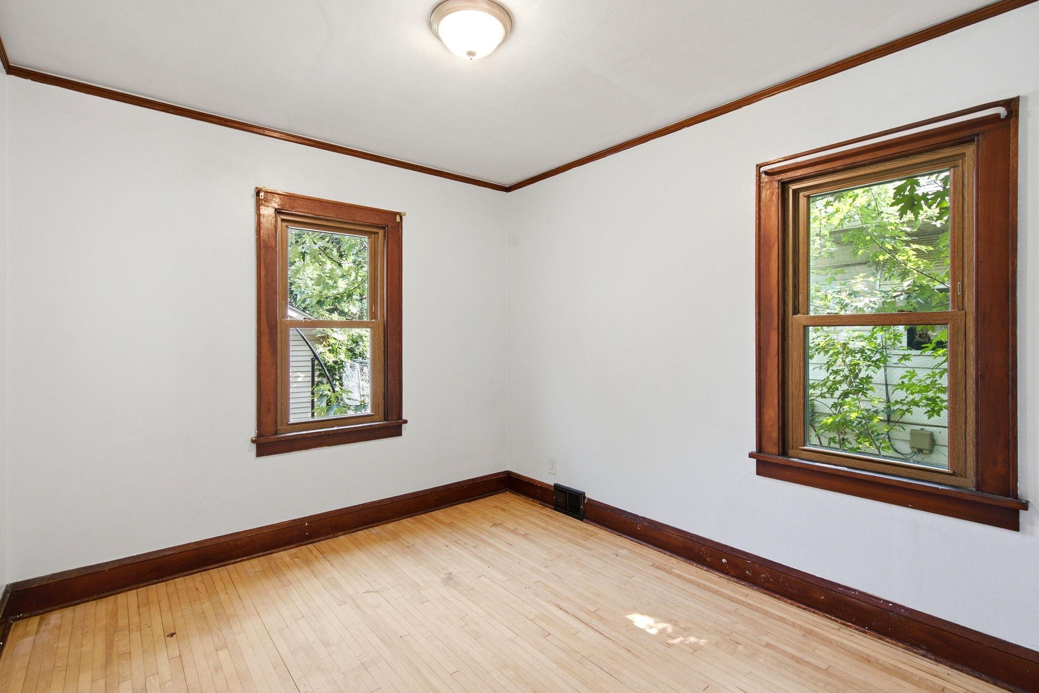 1017 Maryland Avenue E Property Photo 27