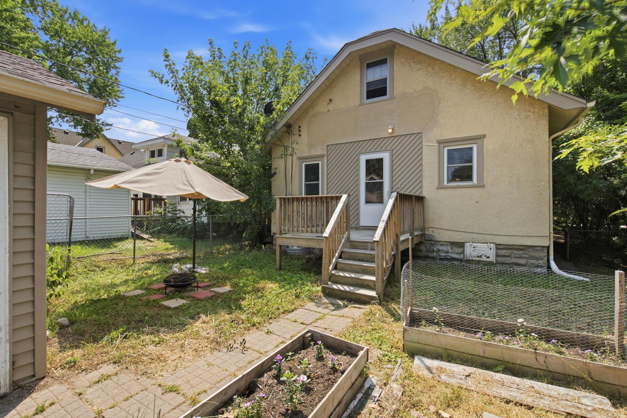 1017 Maryland Avenue E Property Photo 36