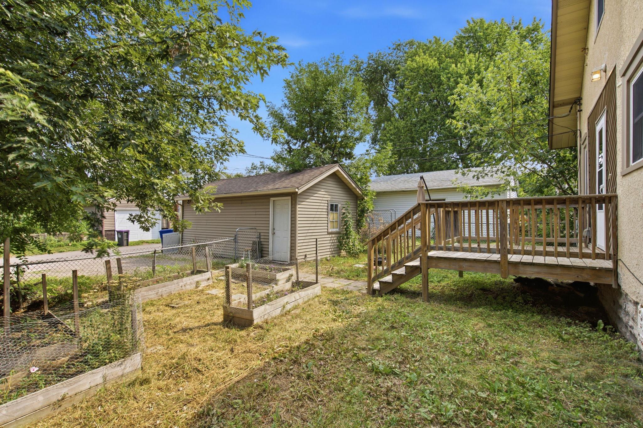 1017 Maryland Avenue E Property Photo 37