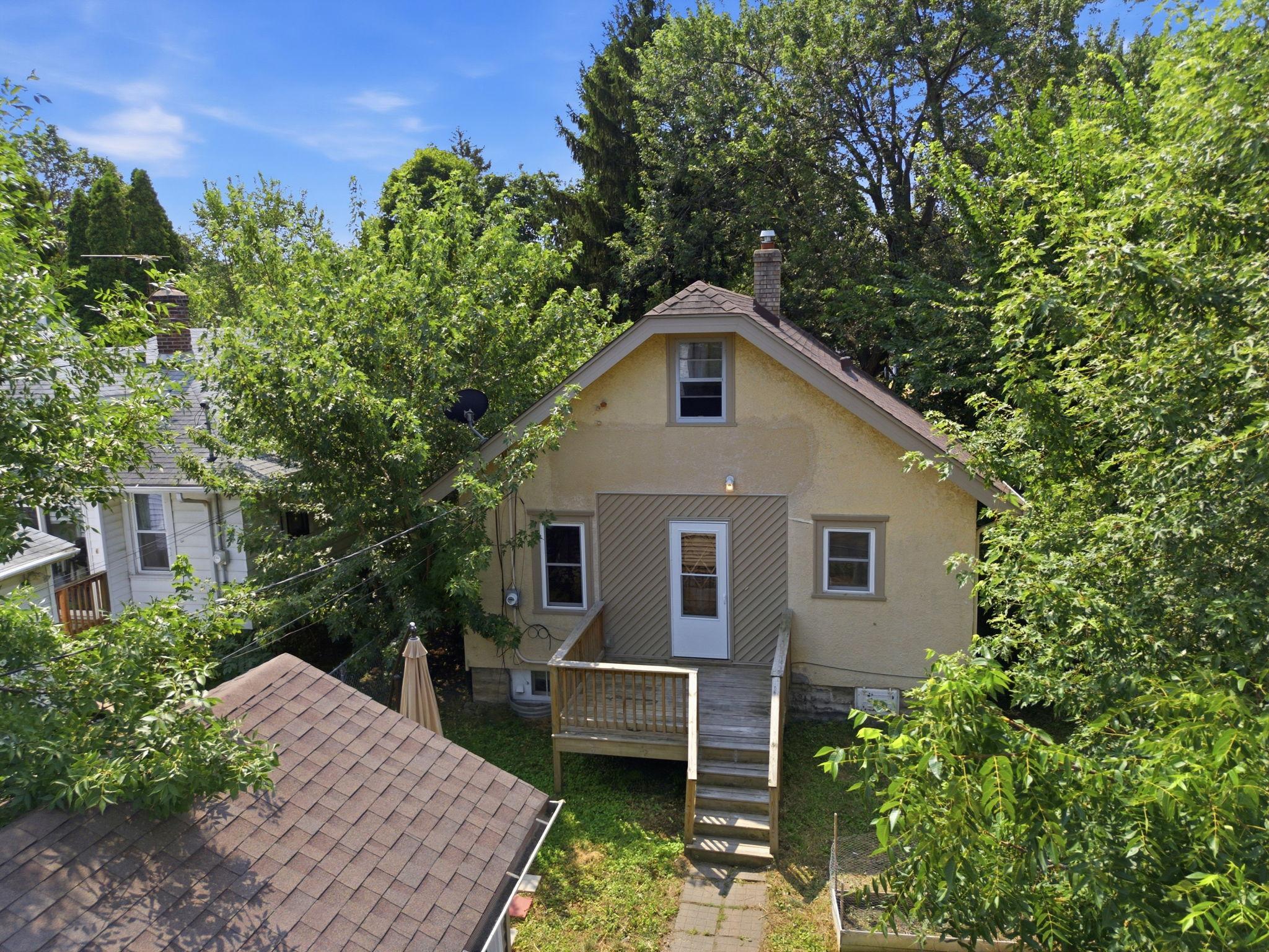 1017 Maryland Avenue E Property Photo 41