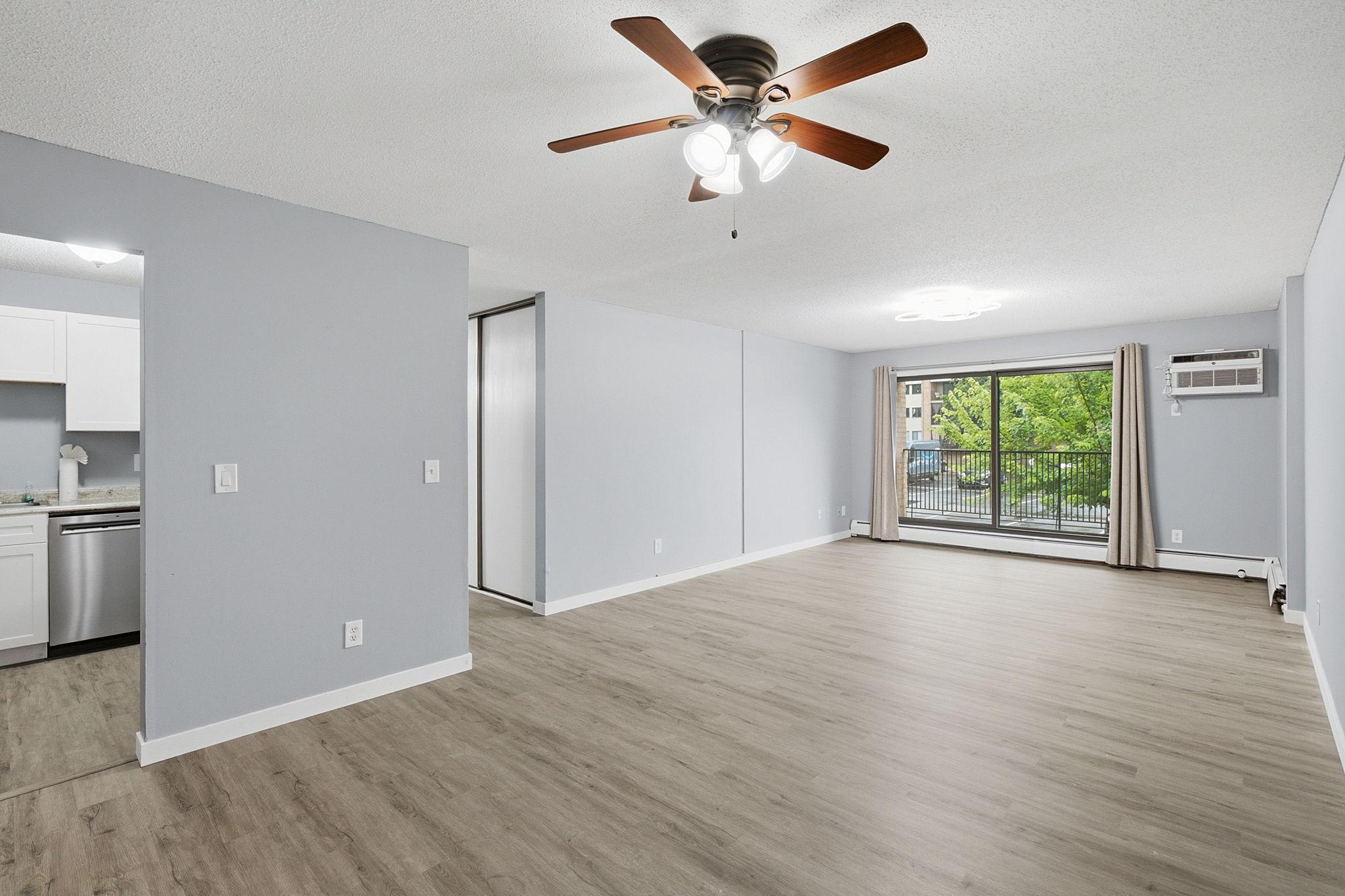 1871 Silver Bell Road 107 Property Photo 3