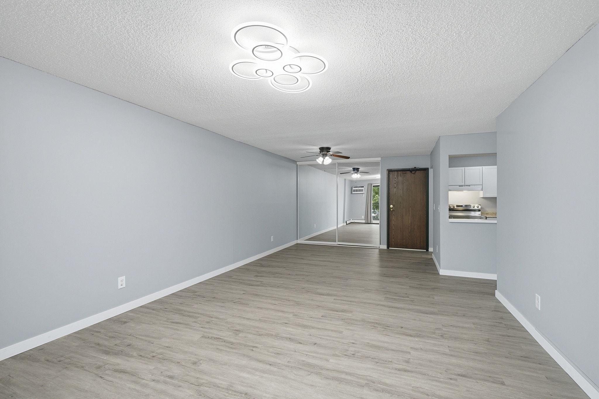 1871 Silver Bell Road 107 Property Photo 4