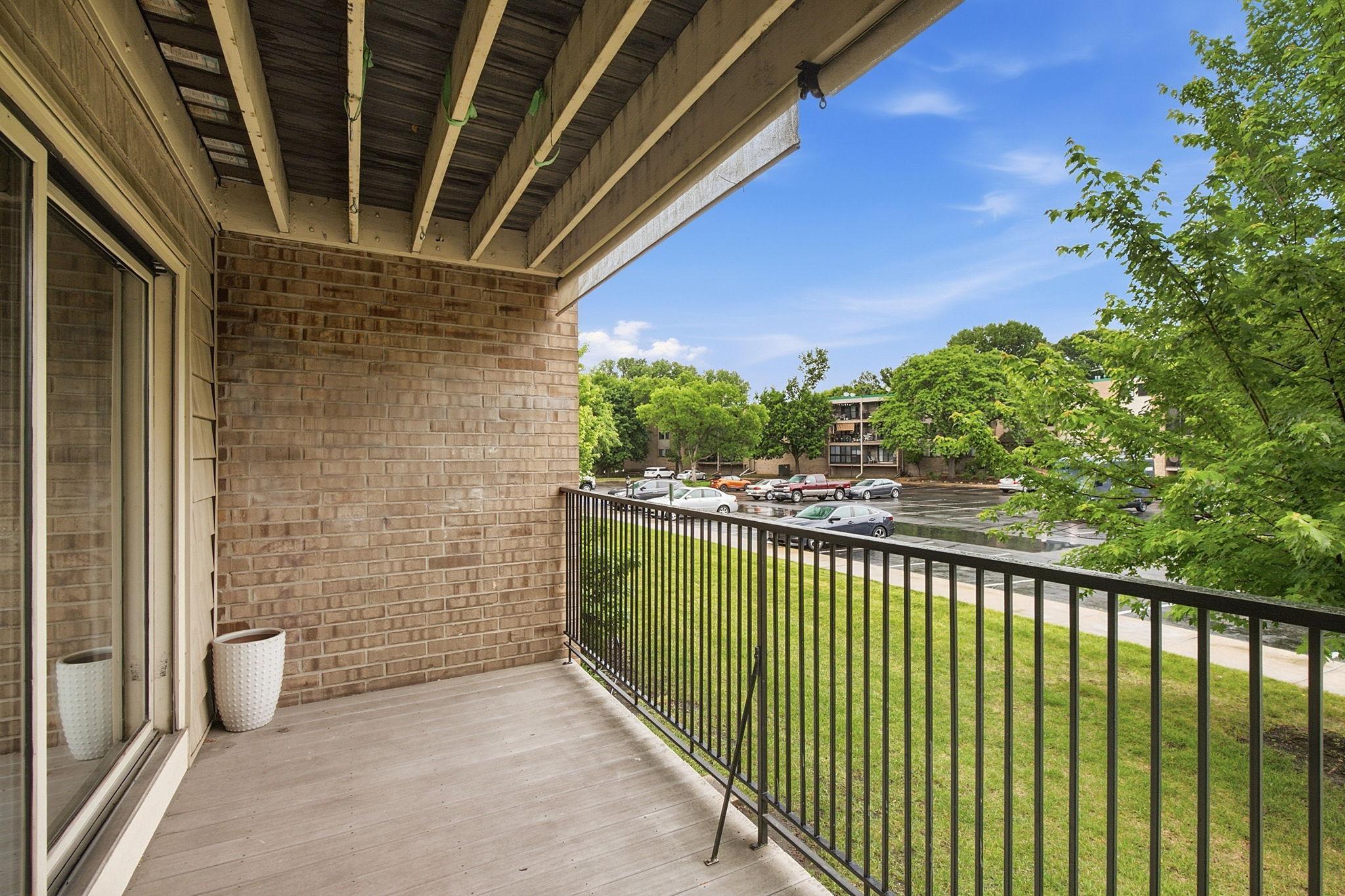 1871 Silver Bell Road 107 Property Photo 6