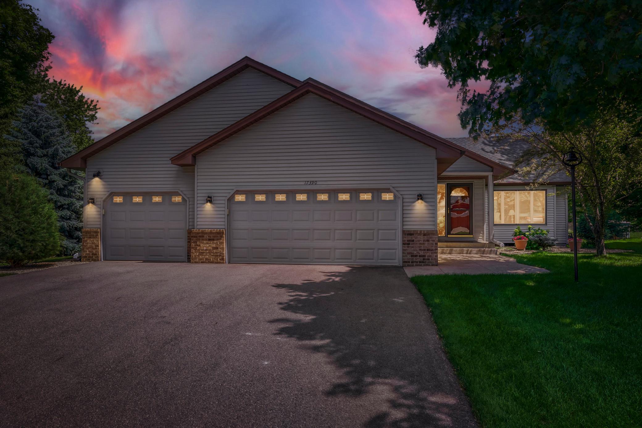 17390 Greenview Circle Property Photo 1