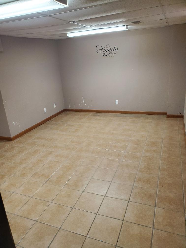 211 E Broadway Street Property Photo 8