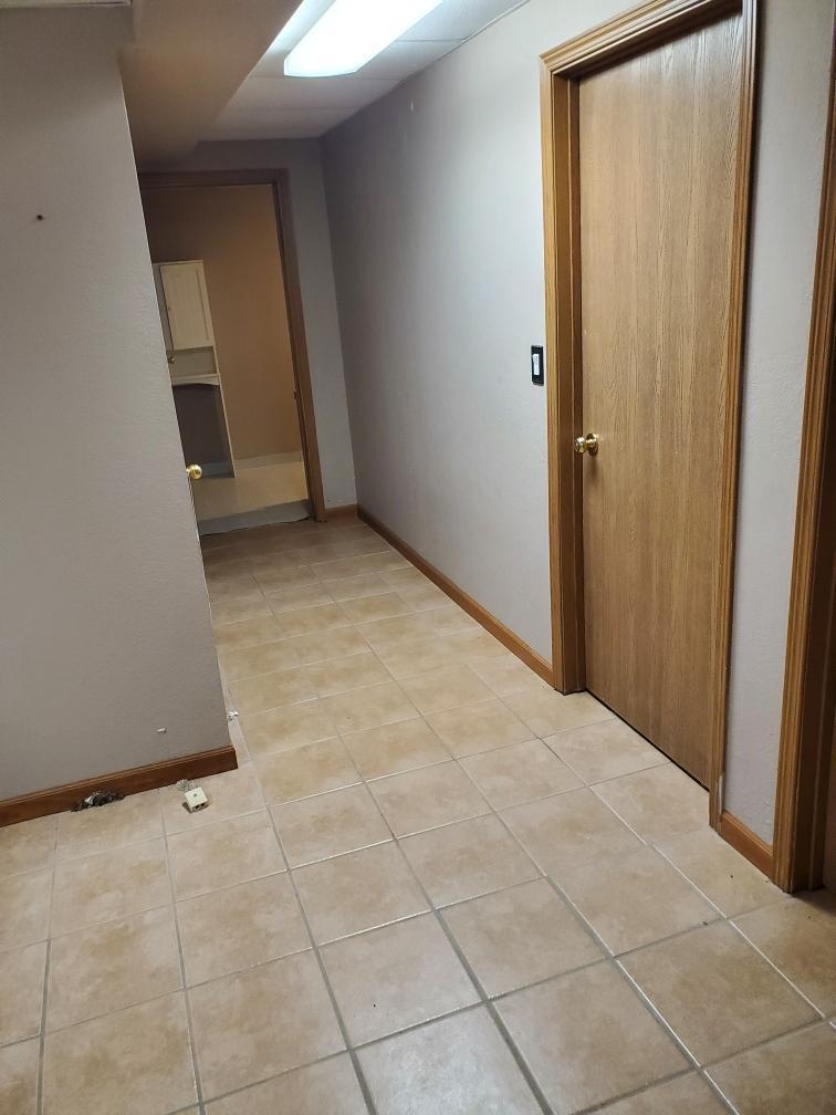 211 E Broadway Street Property Photo 9