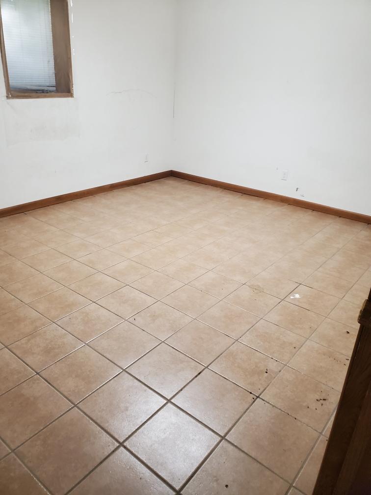 211 E Broadway Street Property Photo 10