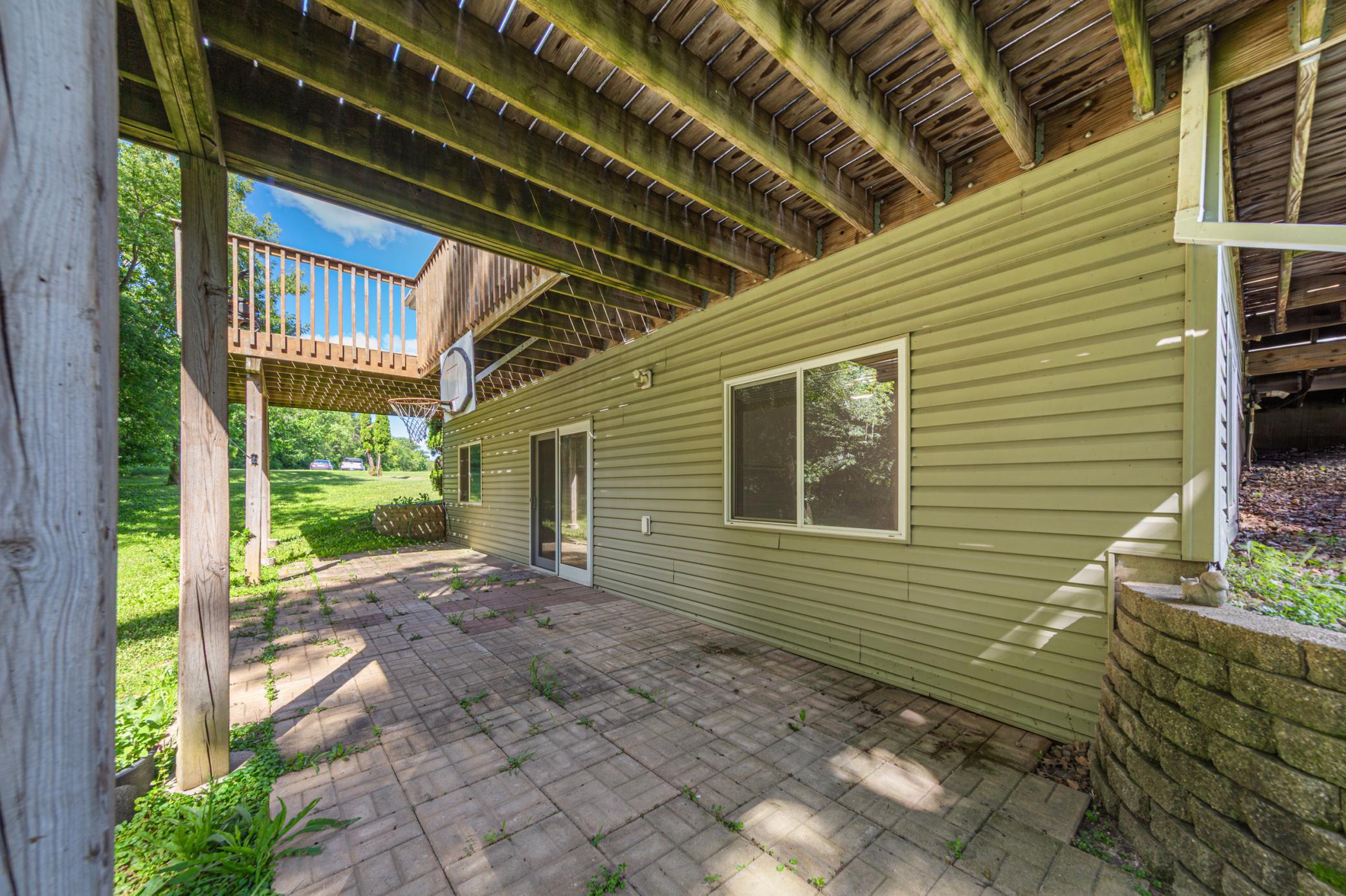 23493 Echo Avenue Property Photo 10
