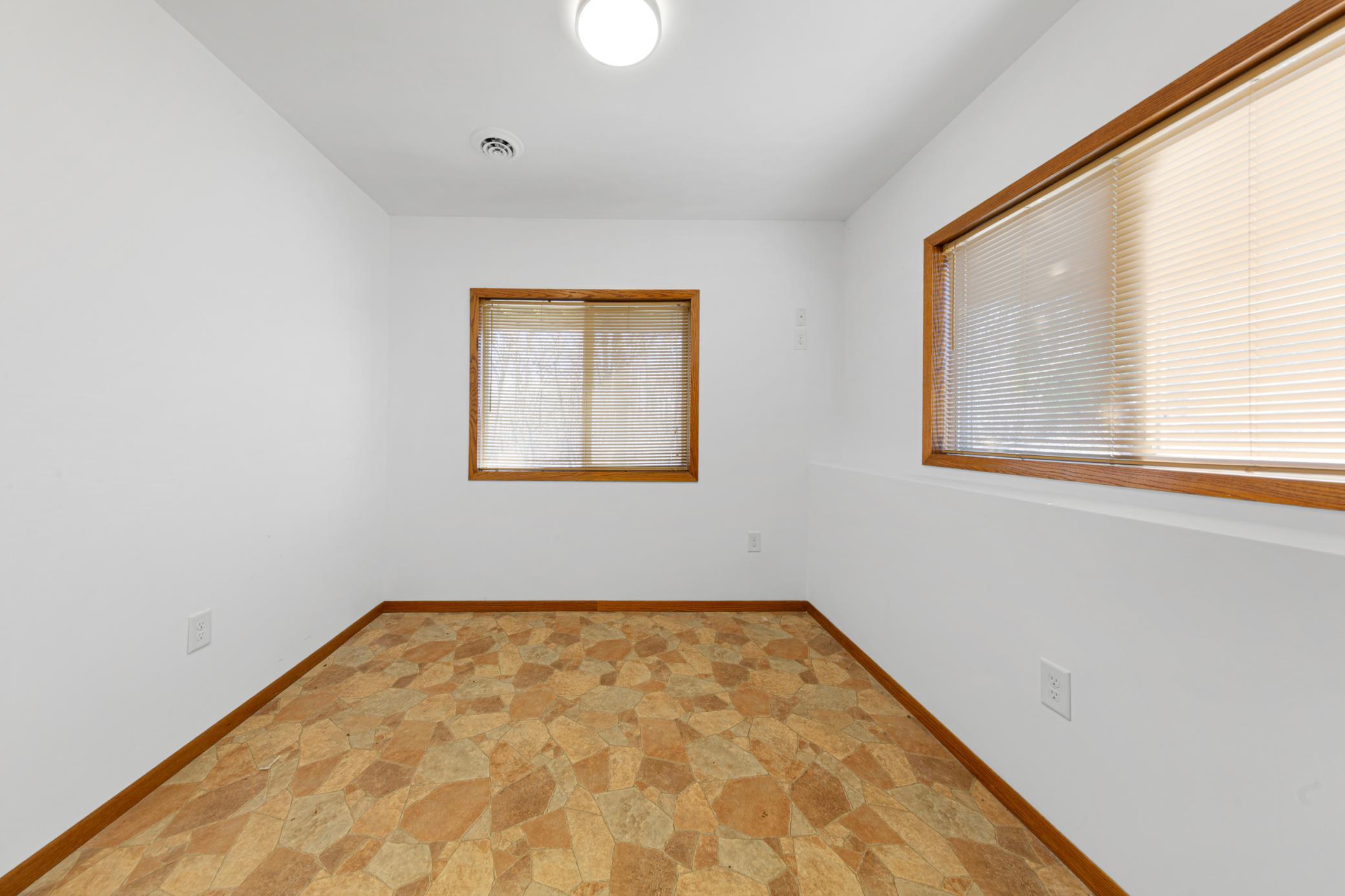 23493 Echo Avenue Property Photo 45