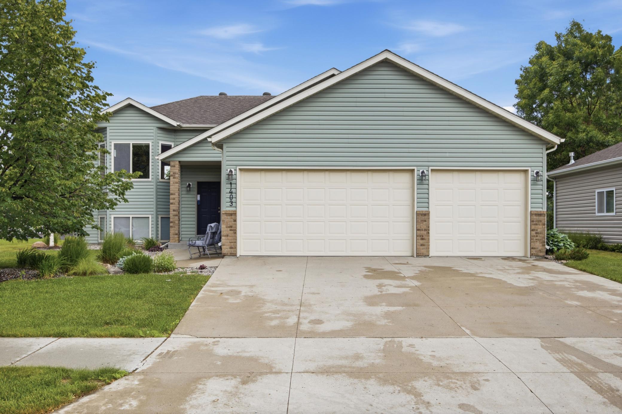 1403 35th Street Circle S Property Photo 1