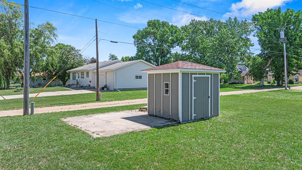 313 7th Street W Property Photo 6