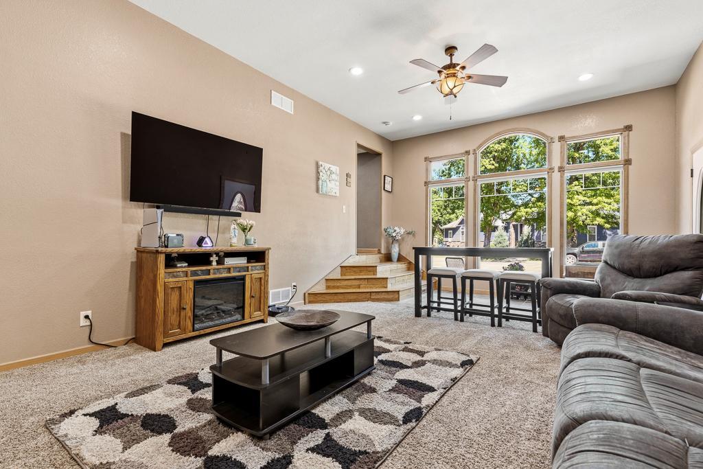 313 7th Street W Property Photo 13