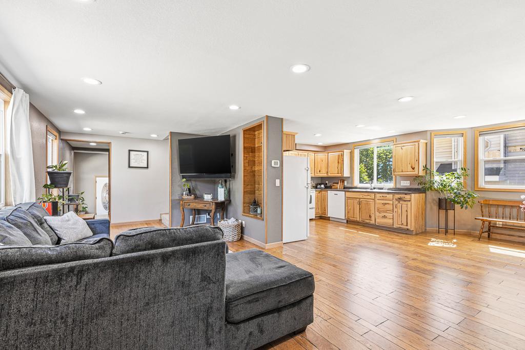 313 7th Street W Property Photo 20