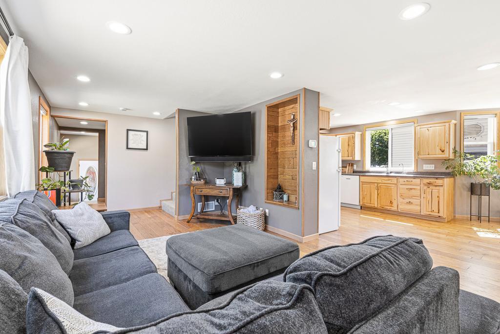 313 7th Street W Property Photo 21