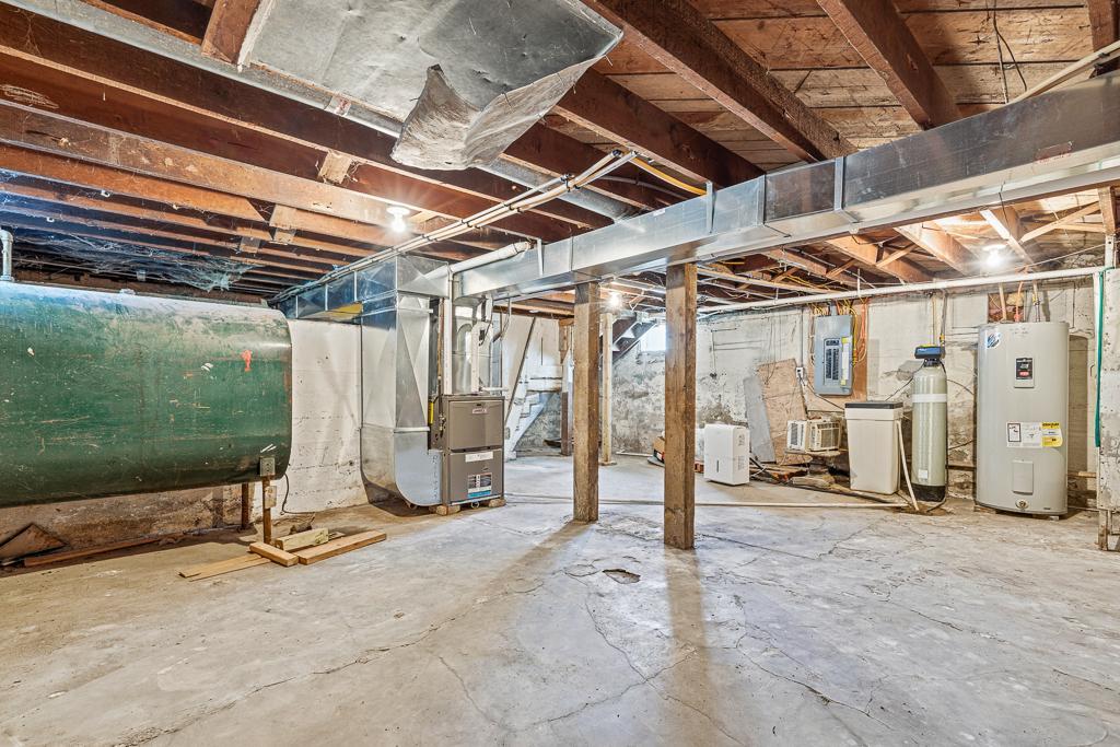 313 7th Street W Property Photo 54