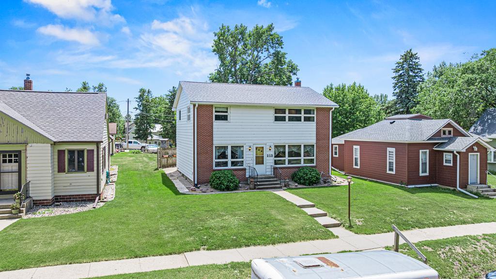 213 2nd Street E Property Photo 1
