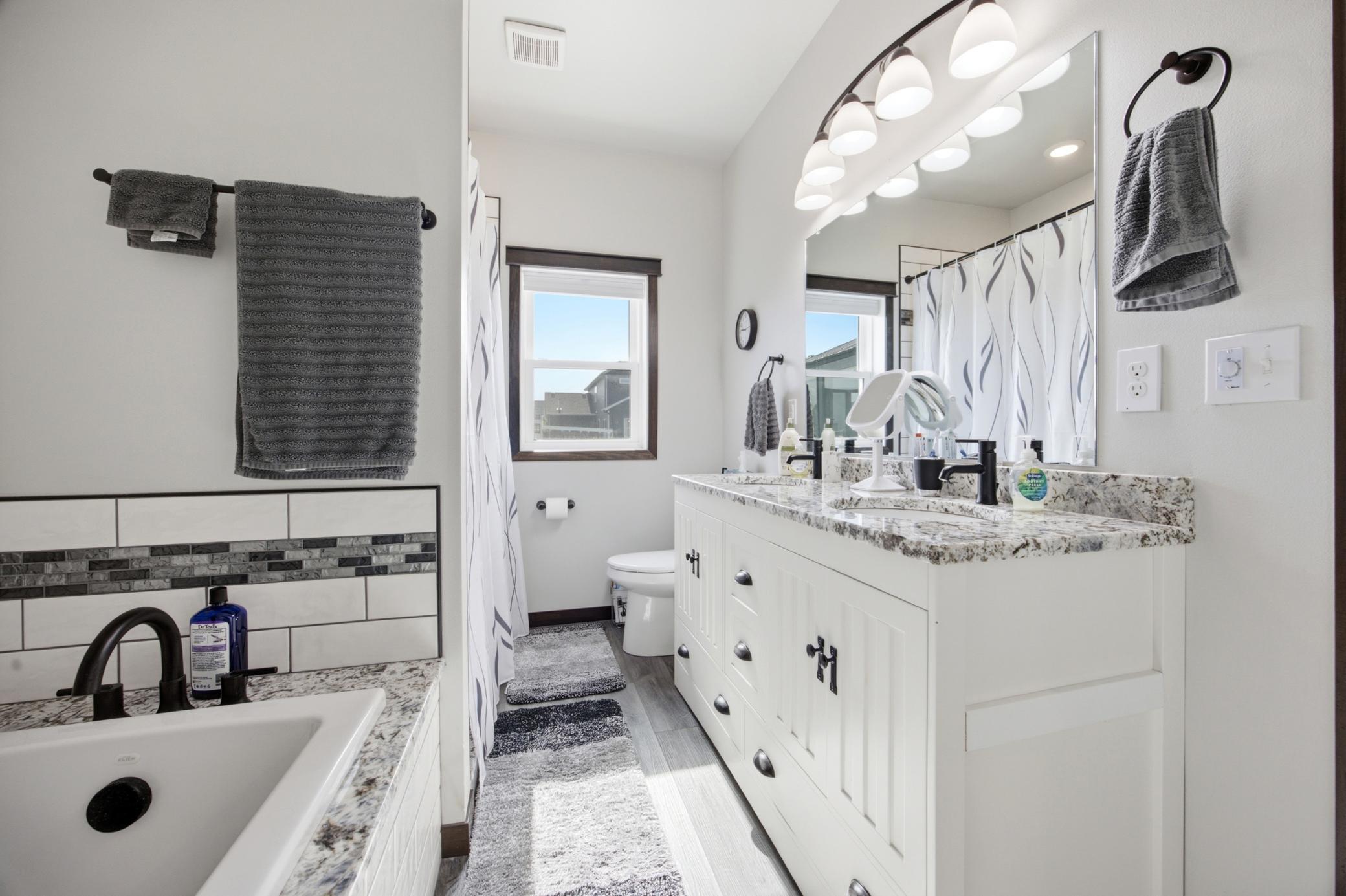 7816 Wild Rose Way Property Photo 7